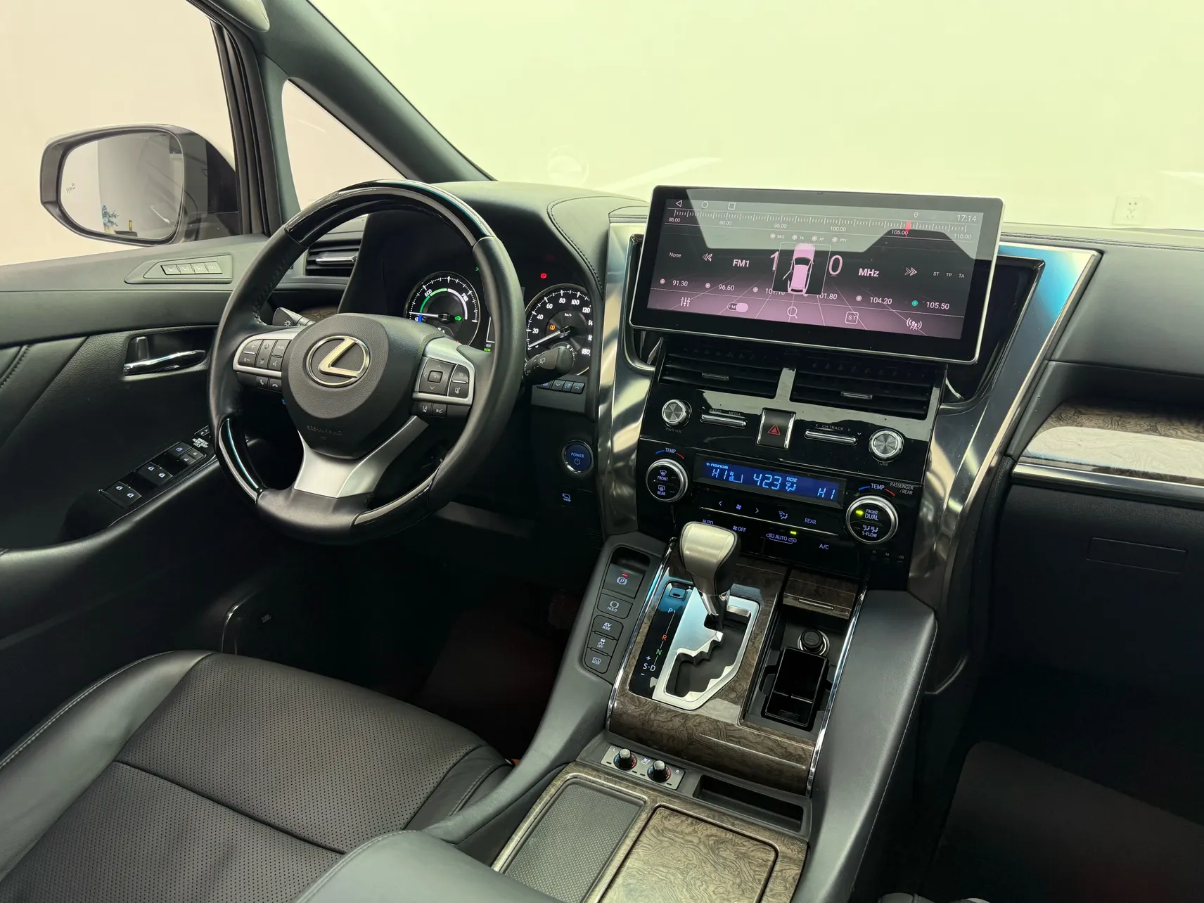 Toyota Alphard, 2019 26