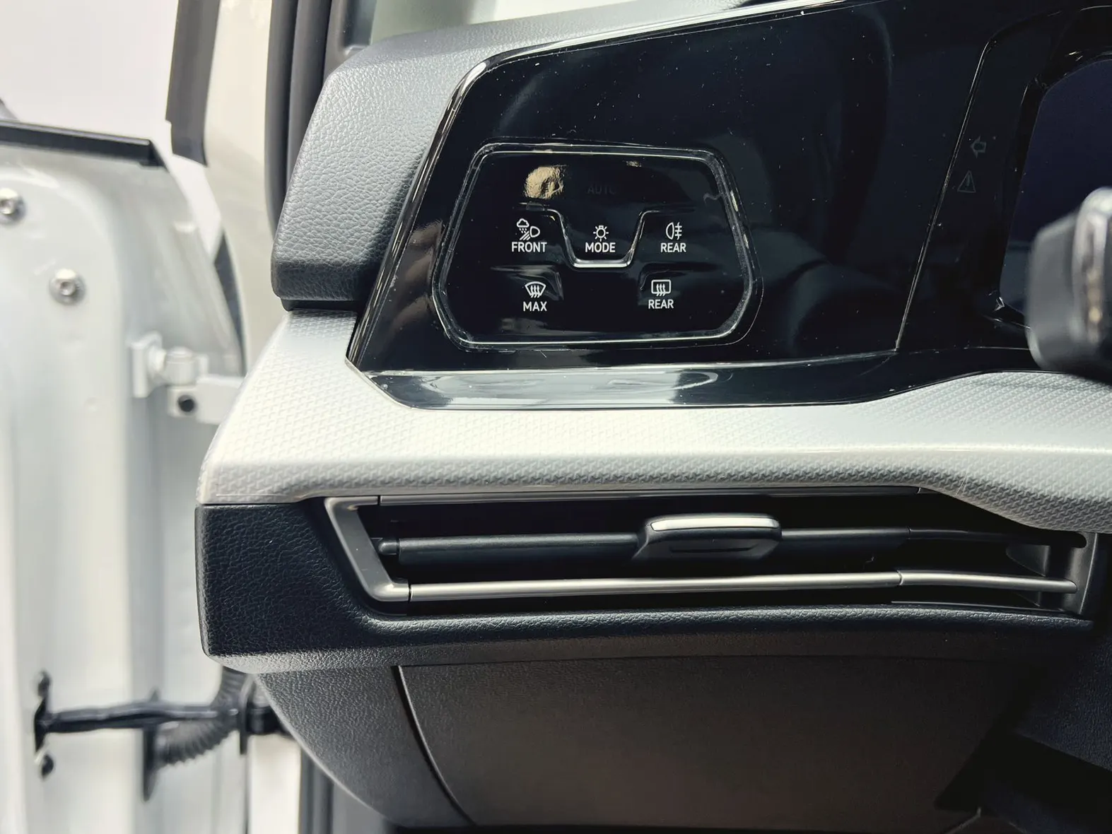 Volkswagen Golf, 2023 3