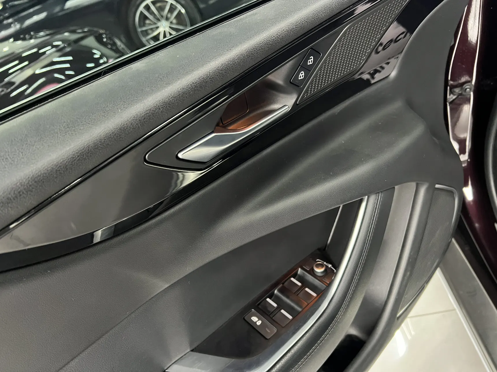 Jaguar XEL, 2021 12