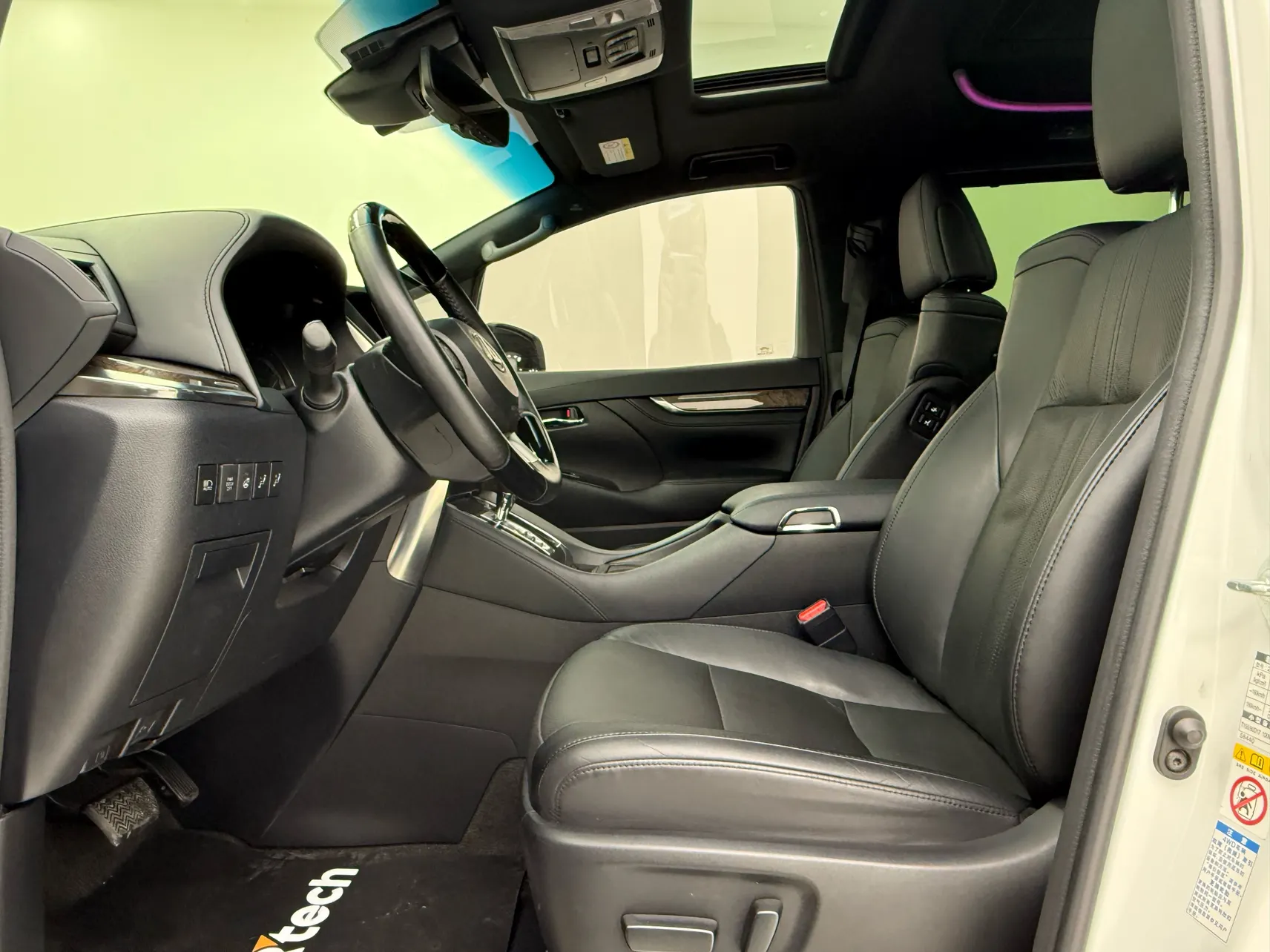 Toyota Alphard, 2019 19