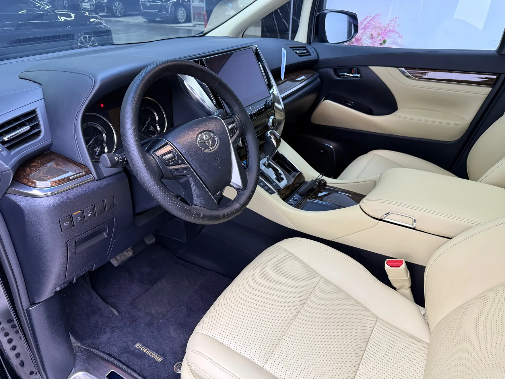 Toyota Alphard, 2022 18