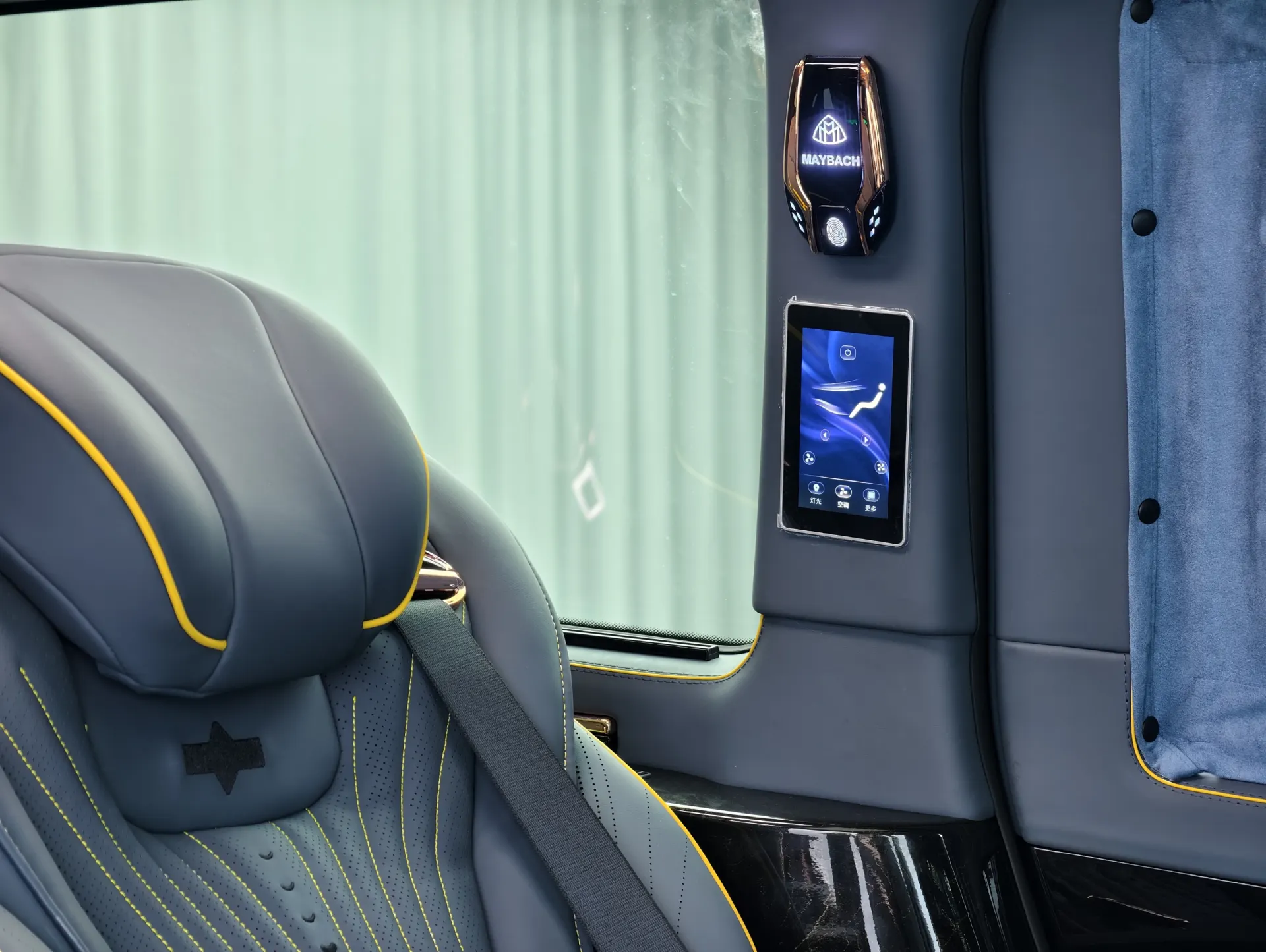 Mercedes-Benz V, 2024 13