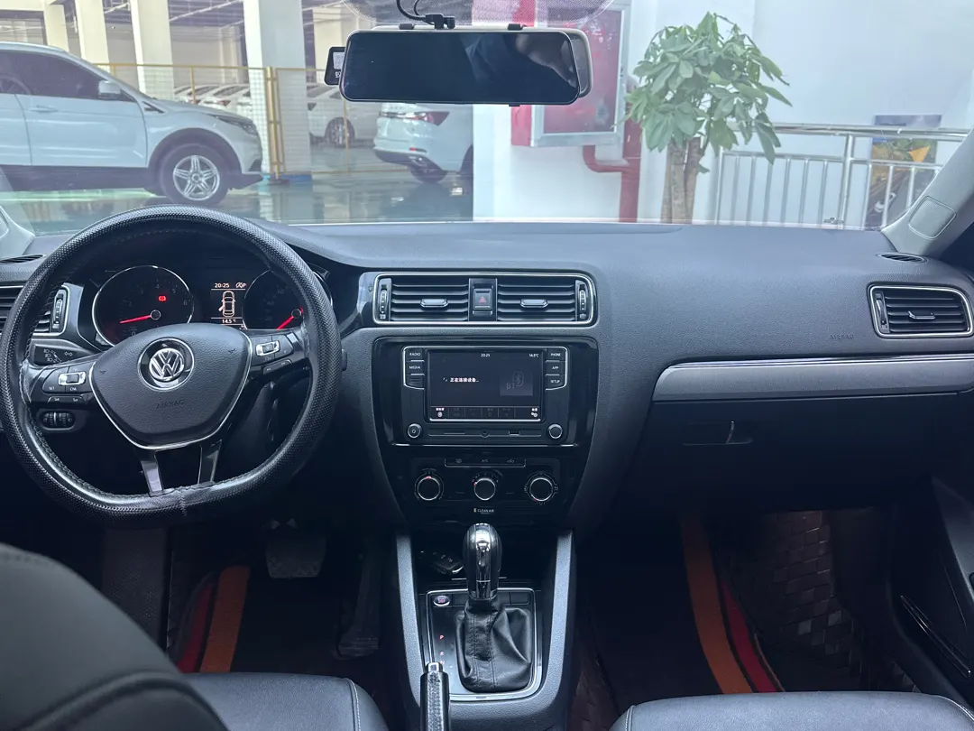 Volkswagen Sagitar, 2019 10
