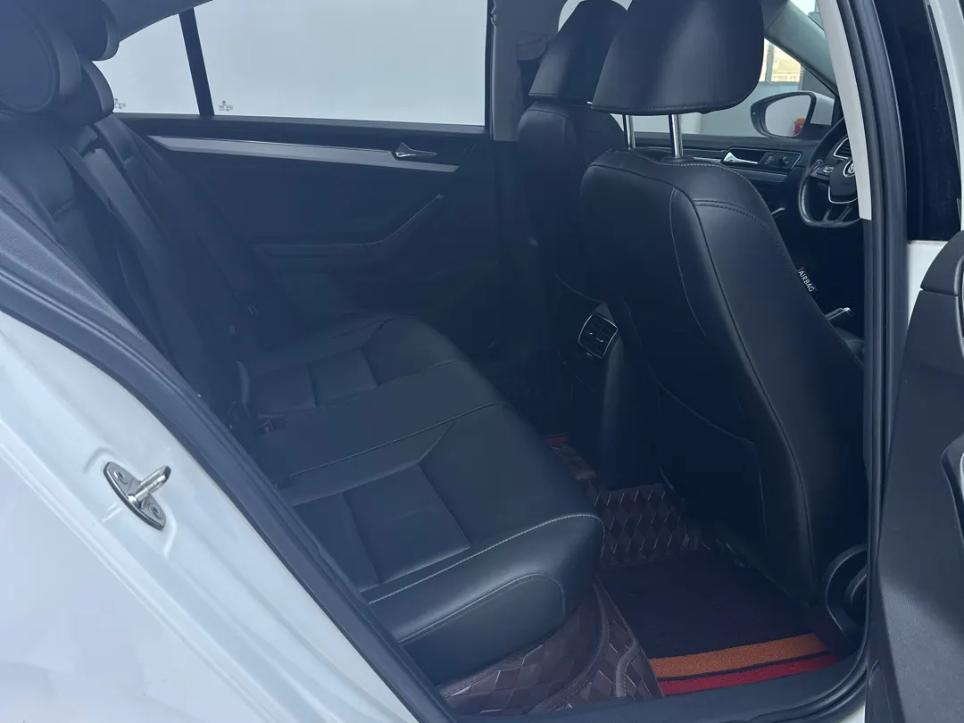 Volkswagen Sagitar, 2019 13