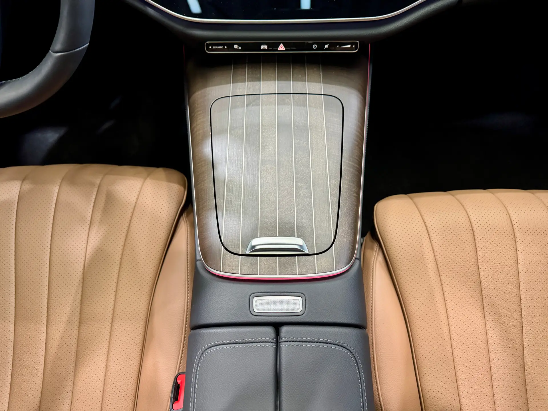 Mercedes-Benz E 300 L, 2024 22