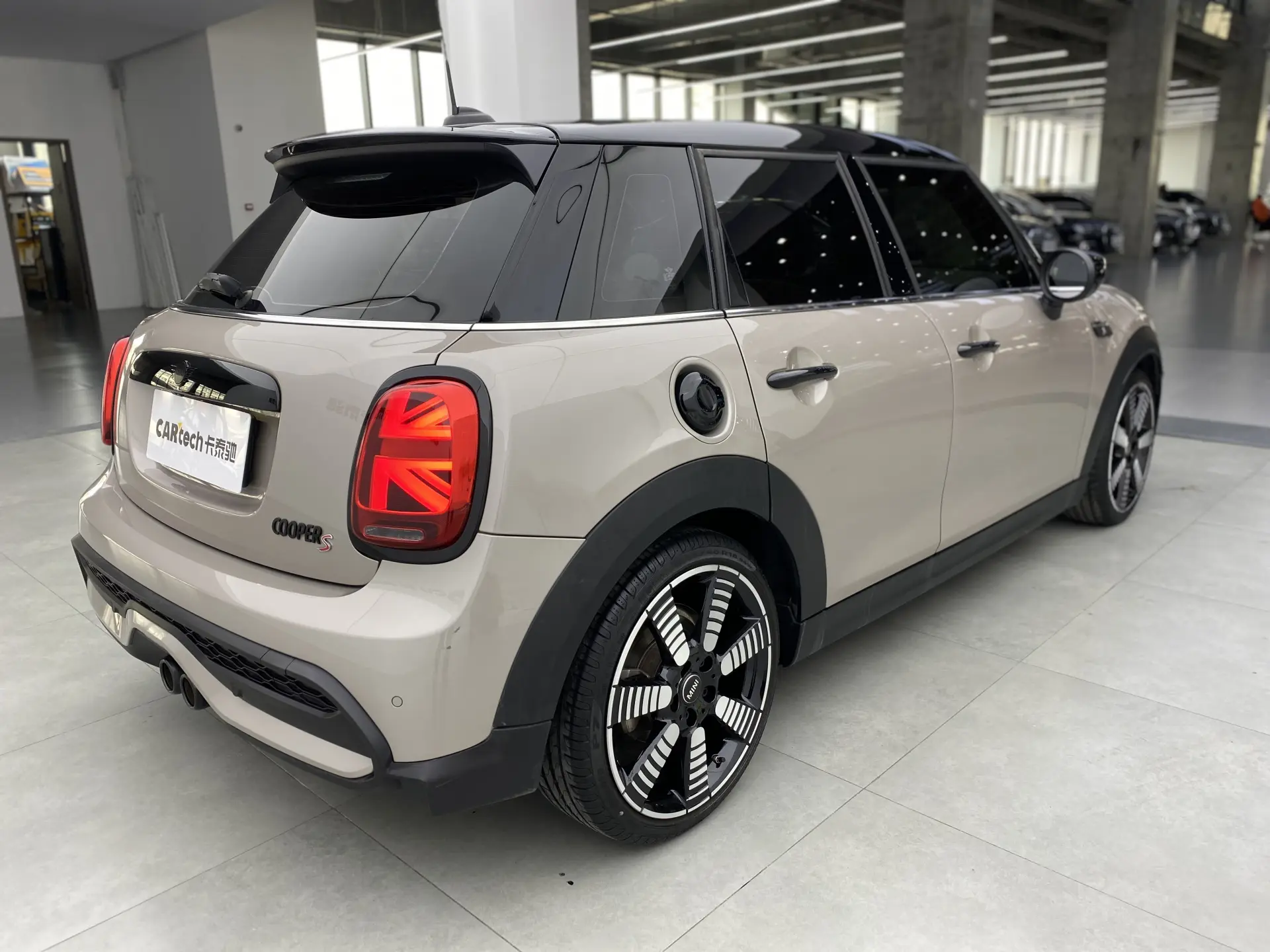 Mini Cooper, 2023 33