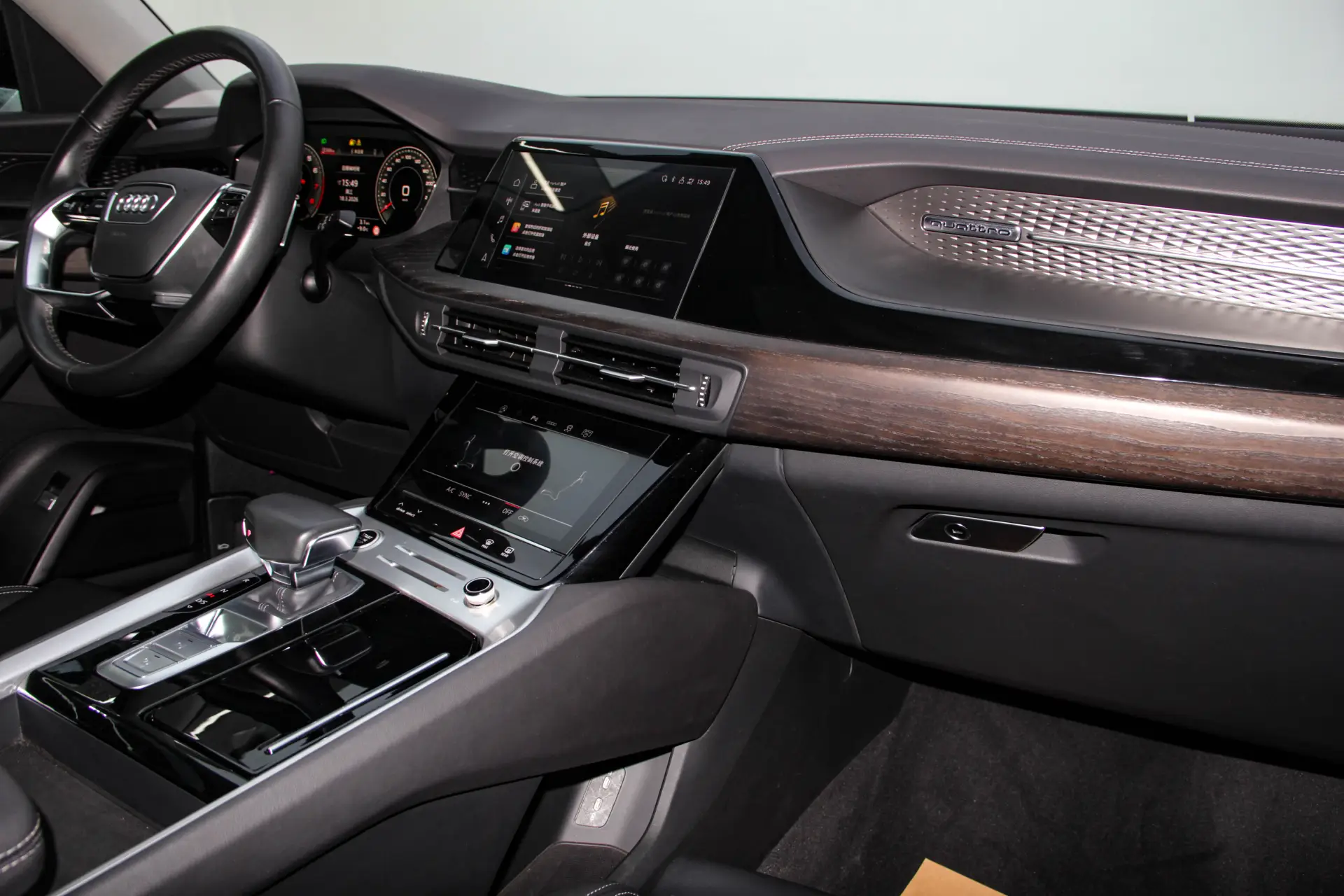 Audi Q6 40 TFSI, 2024 25