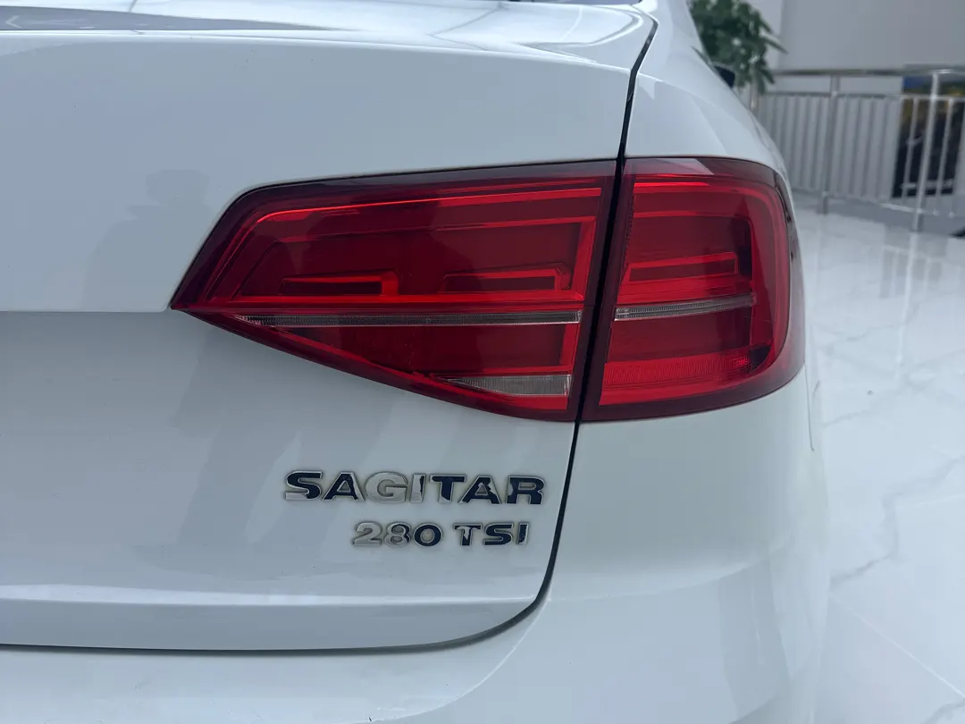 Volkswagen Sagitar, 2019 7