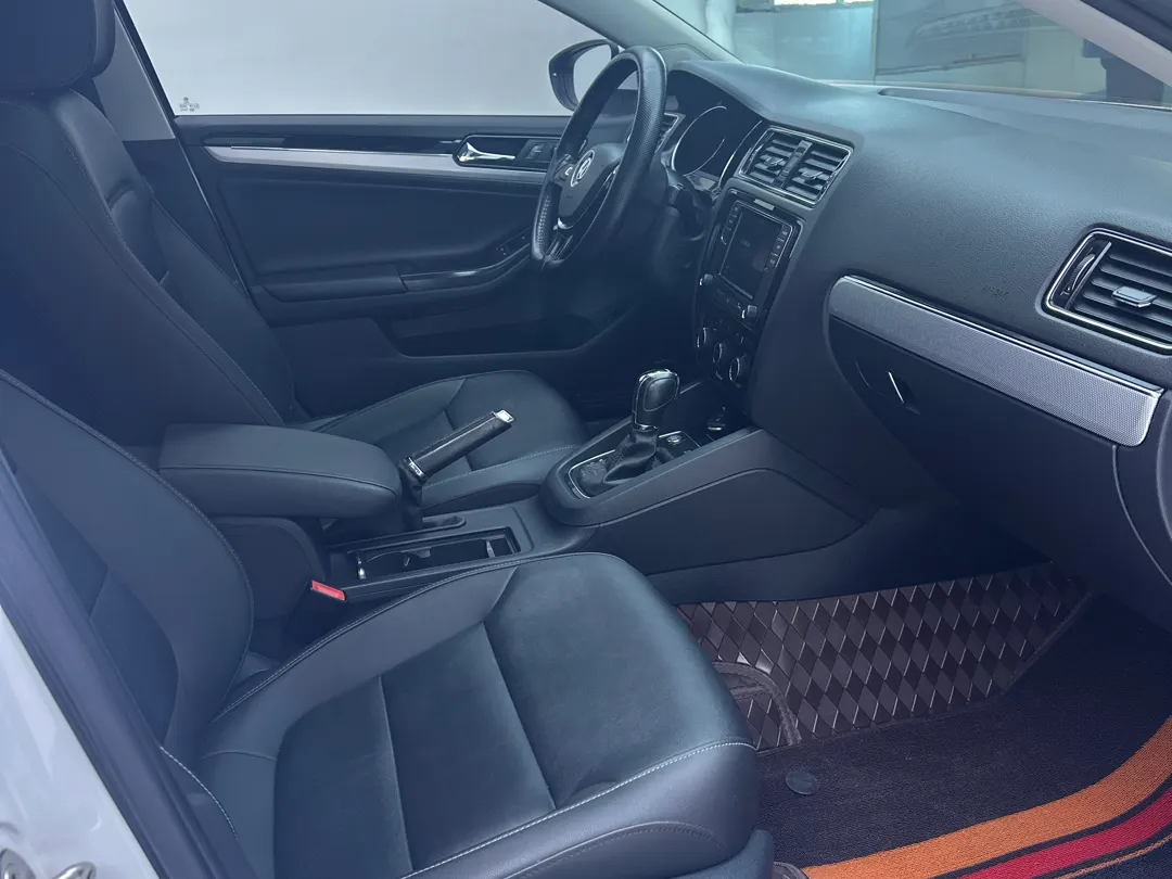 Volkswagen Sagitar, 2019 12