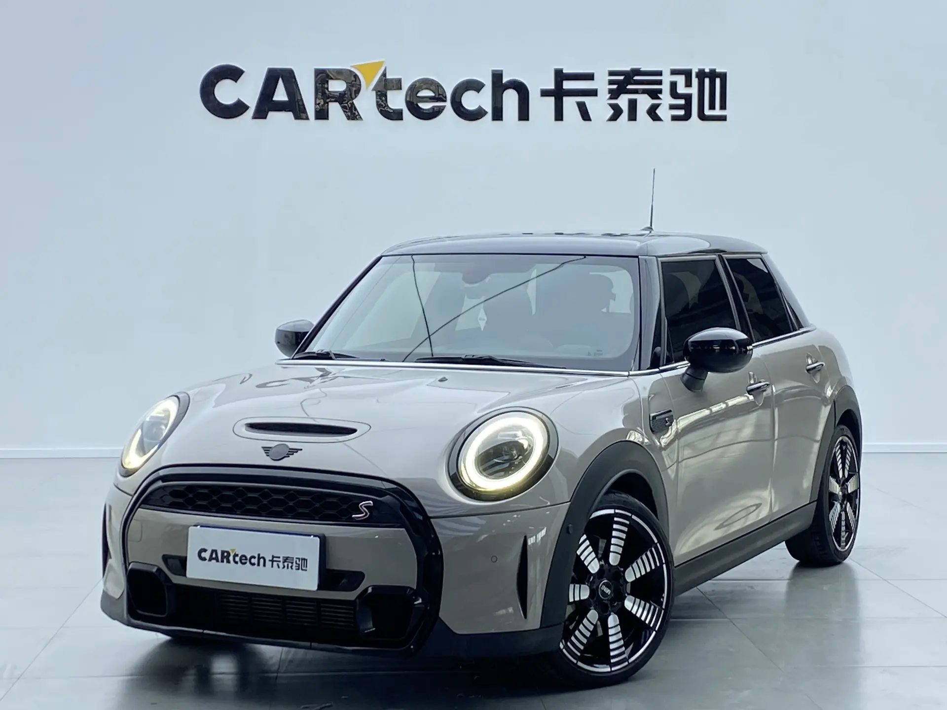 Mini Cooper, 2023 все фото