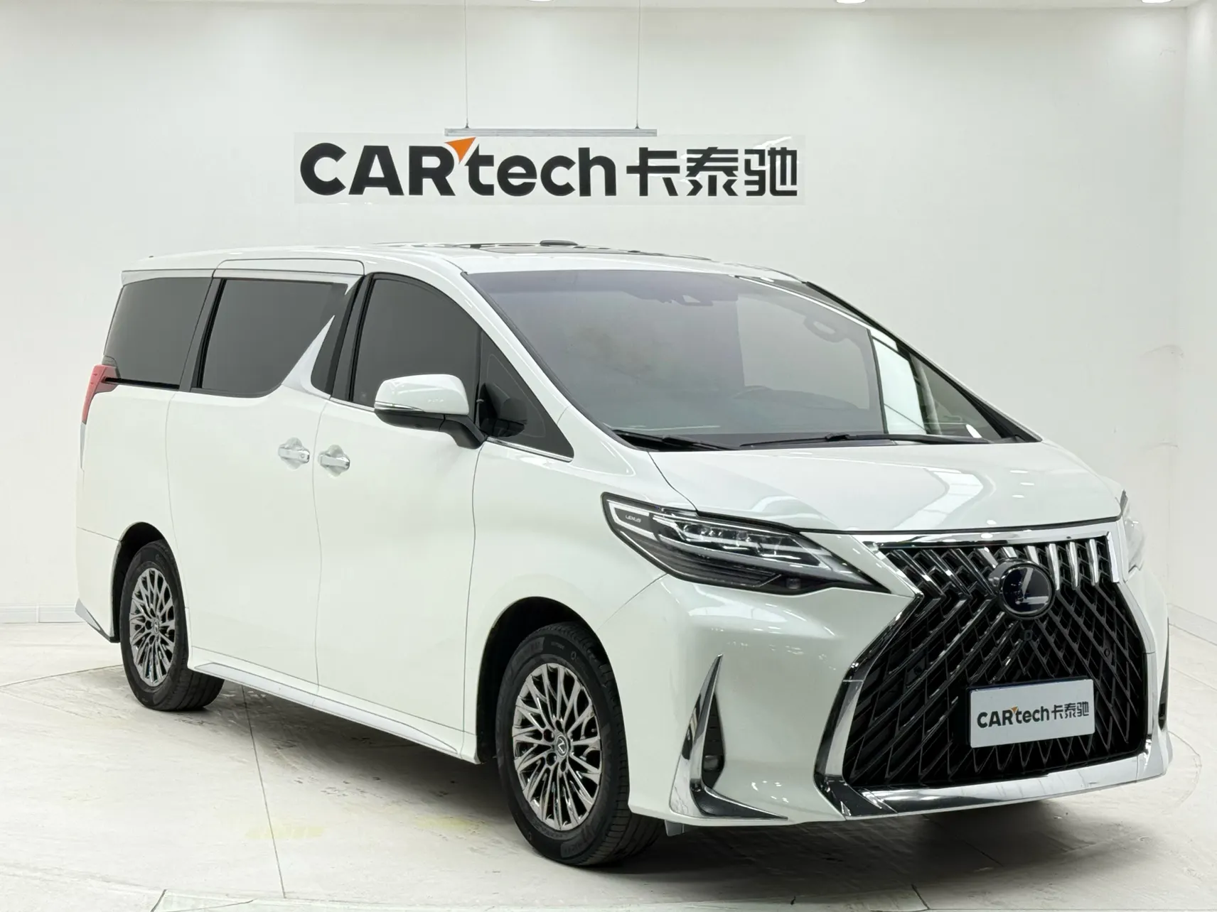 Toyota Alphard, 2019 2