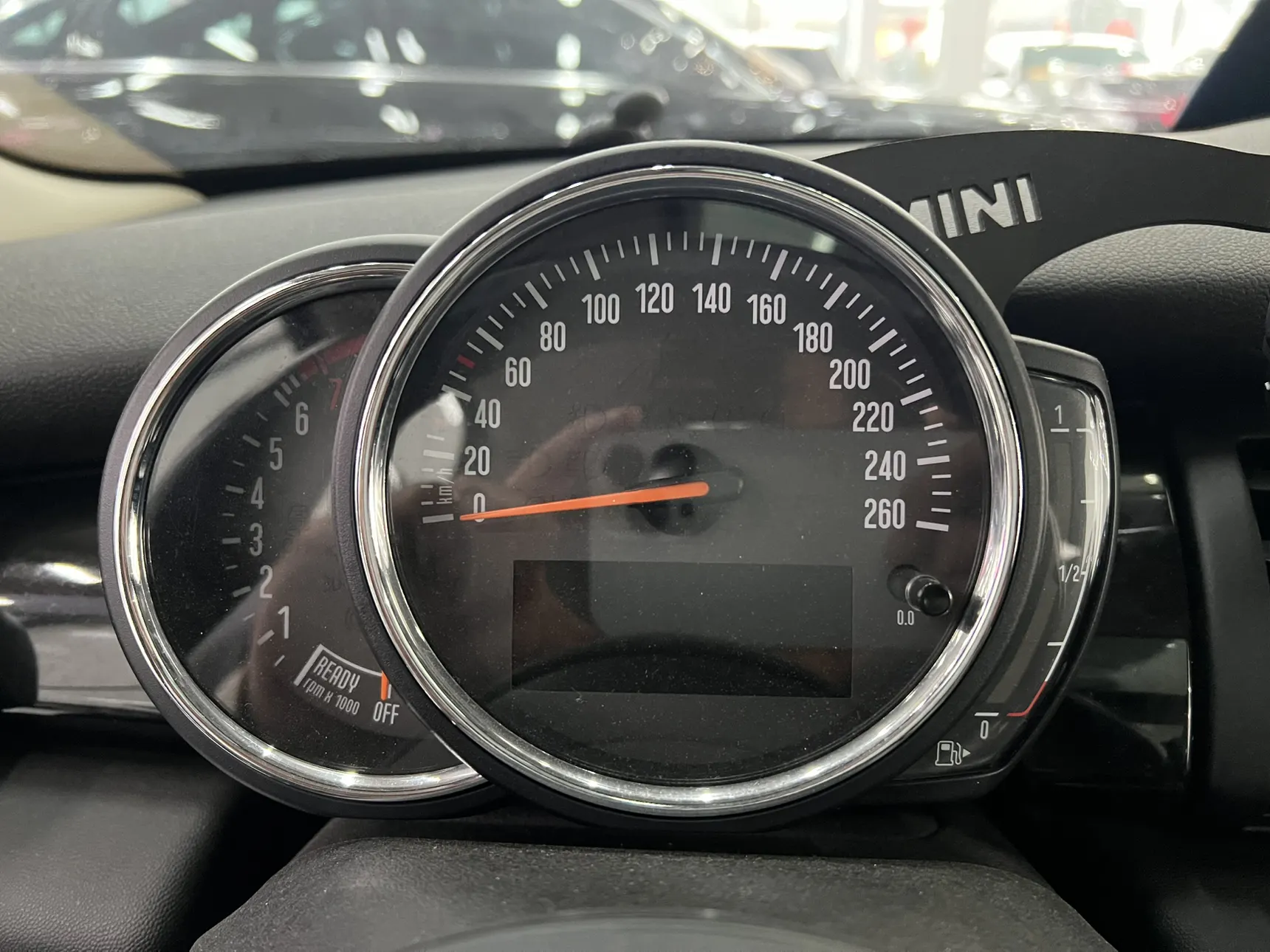 Mini ONE, 2019 16