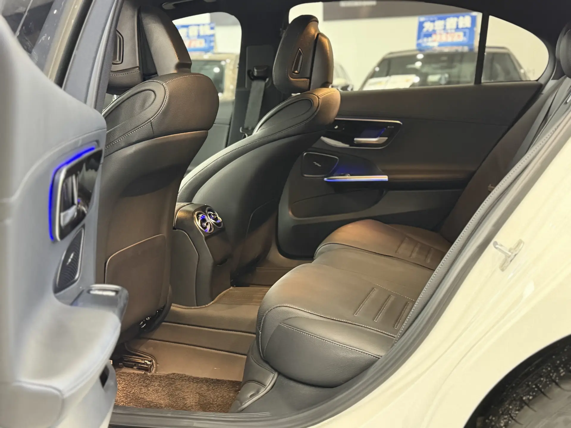 Mercedes-Benz C 260 L, 2024 16