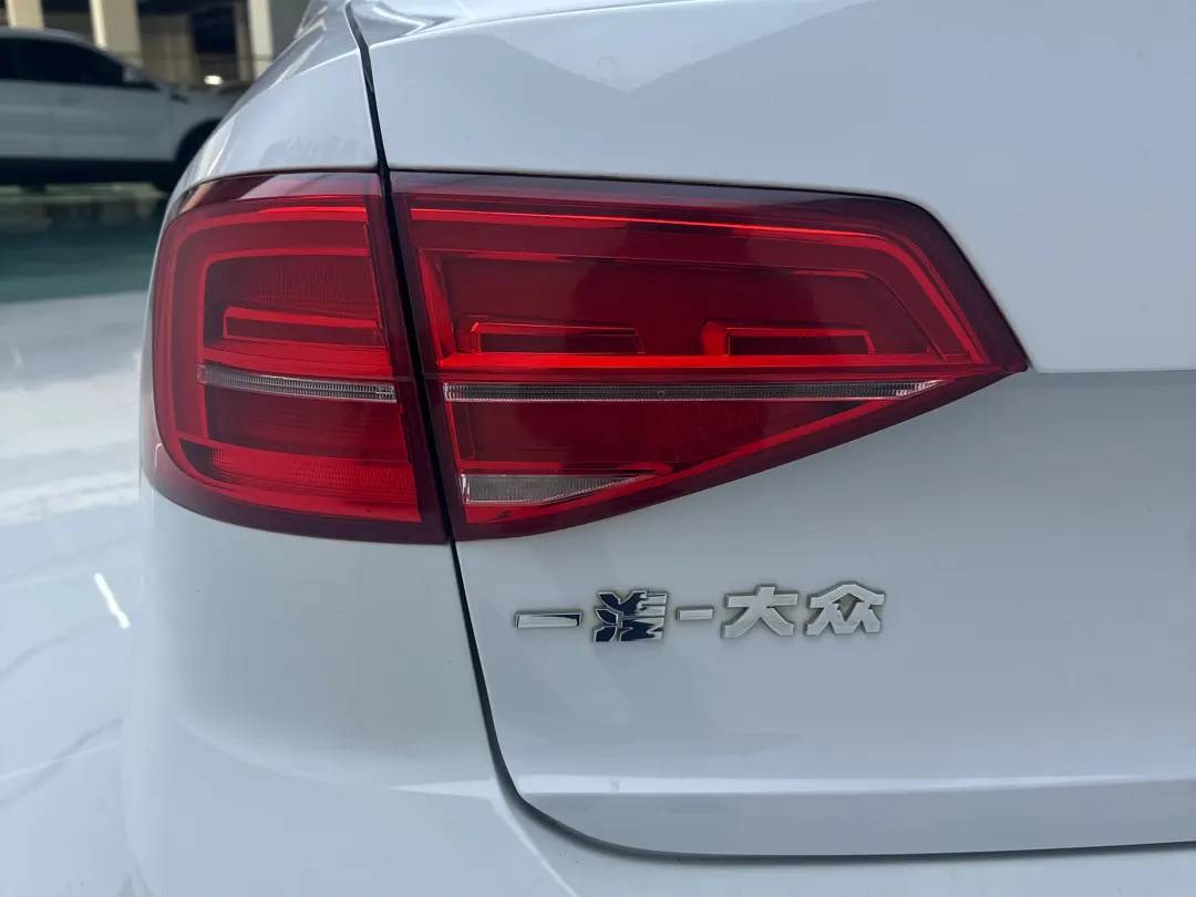 Volkswagen Sagitar, 2019 9