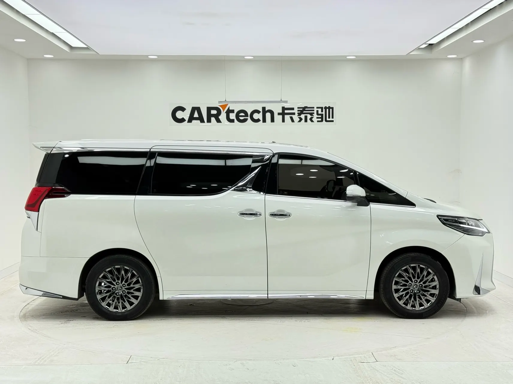 Toyota Alphard, 2019 4