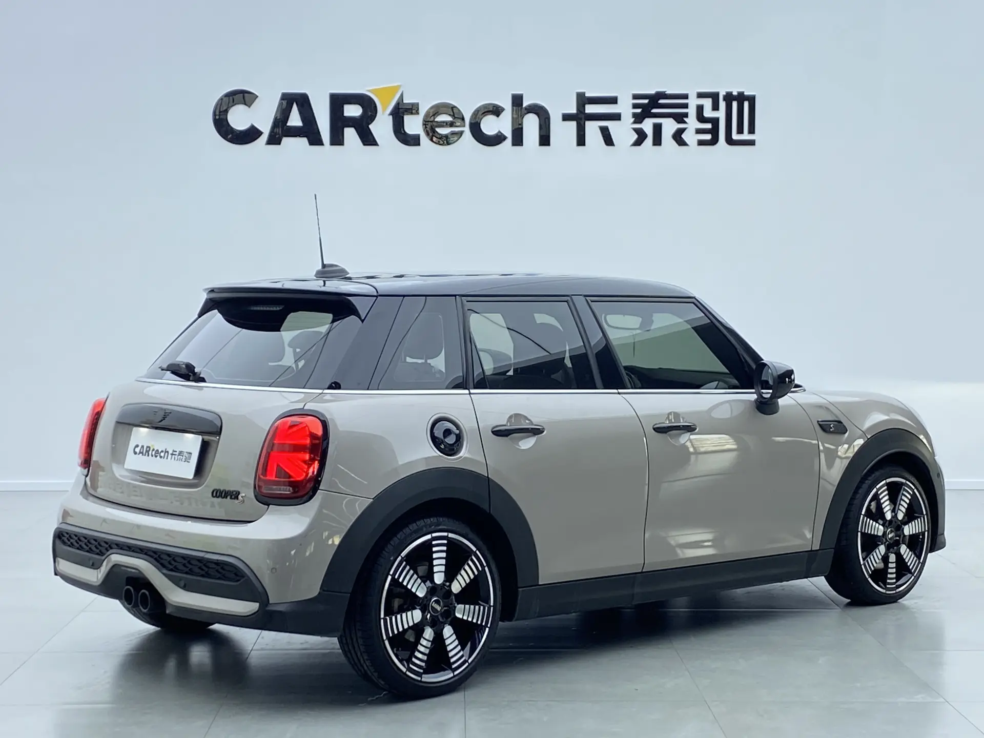 Mini Cooper, 2023 3