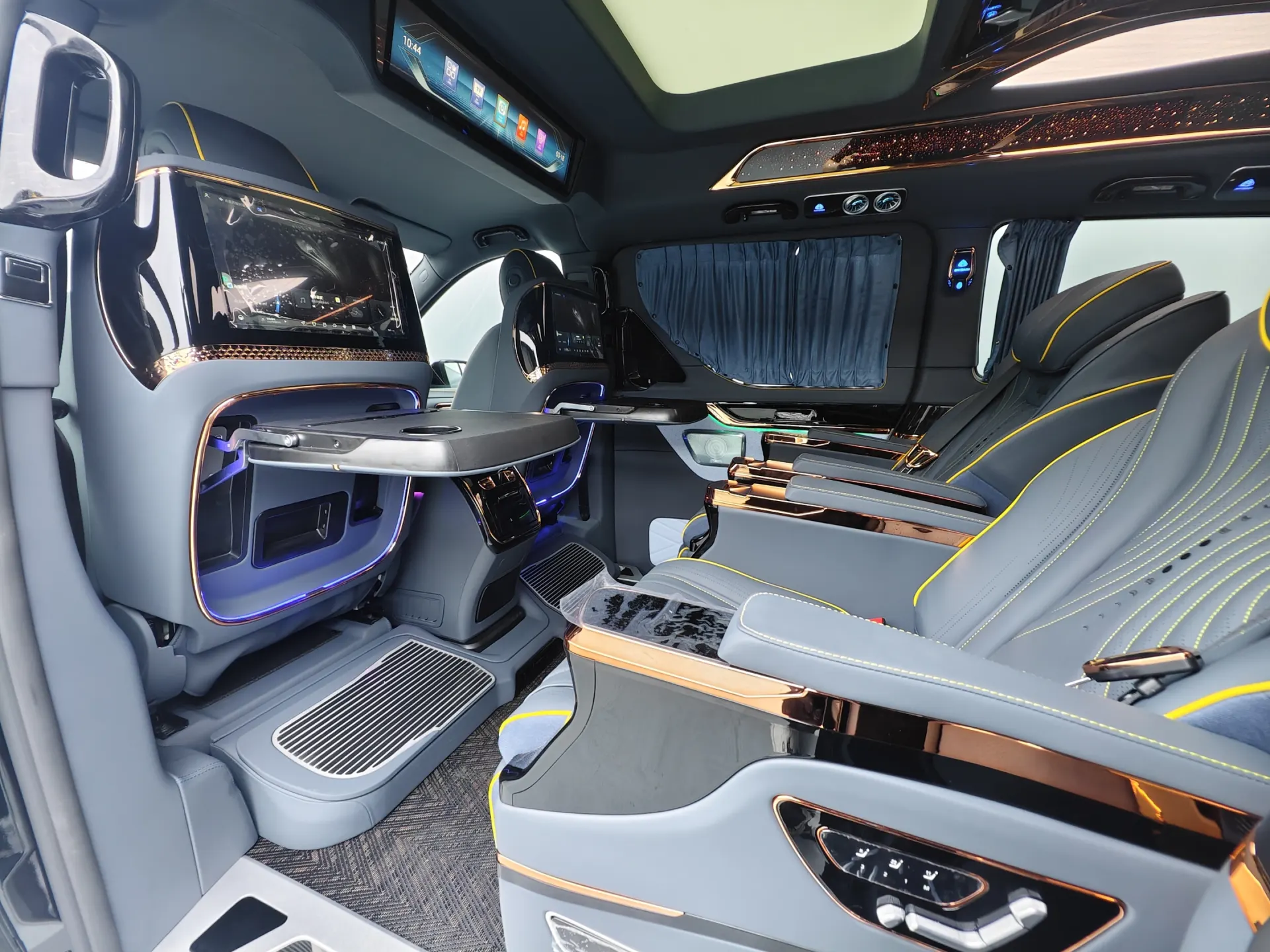 Mercedes-Benz V, 2024 26