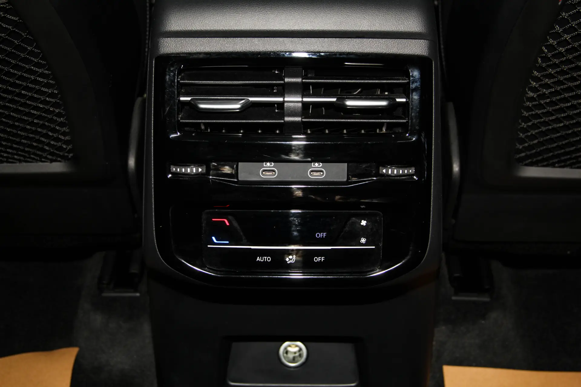 Audi Q6 40 TFSI, 2024 24