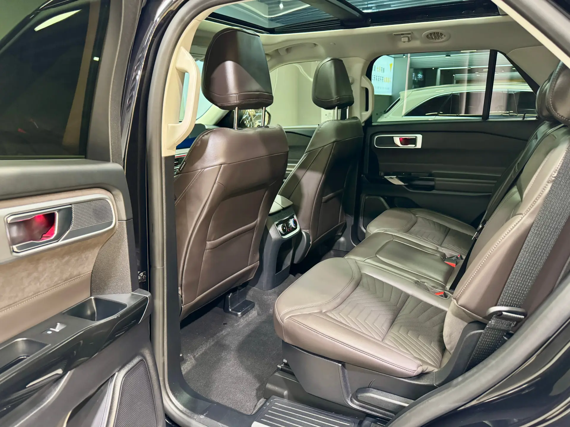 Ford Explorer, 2026 25