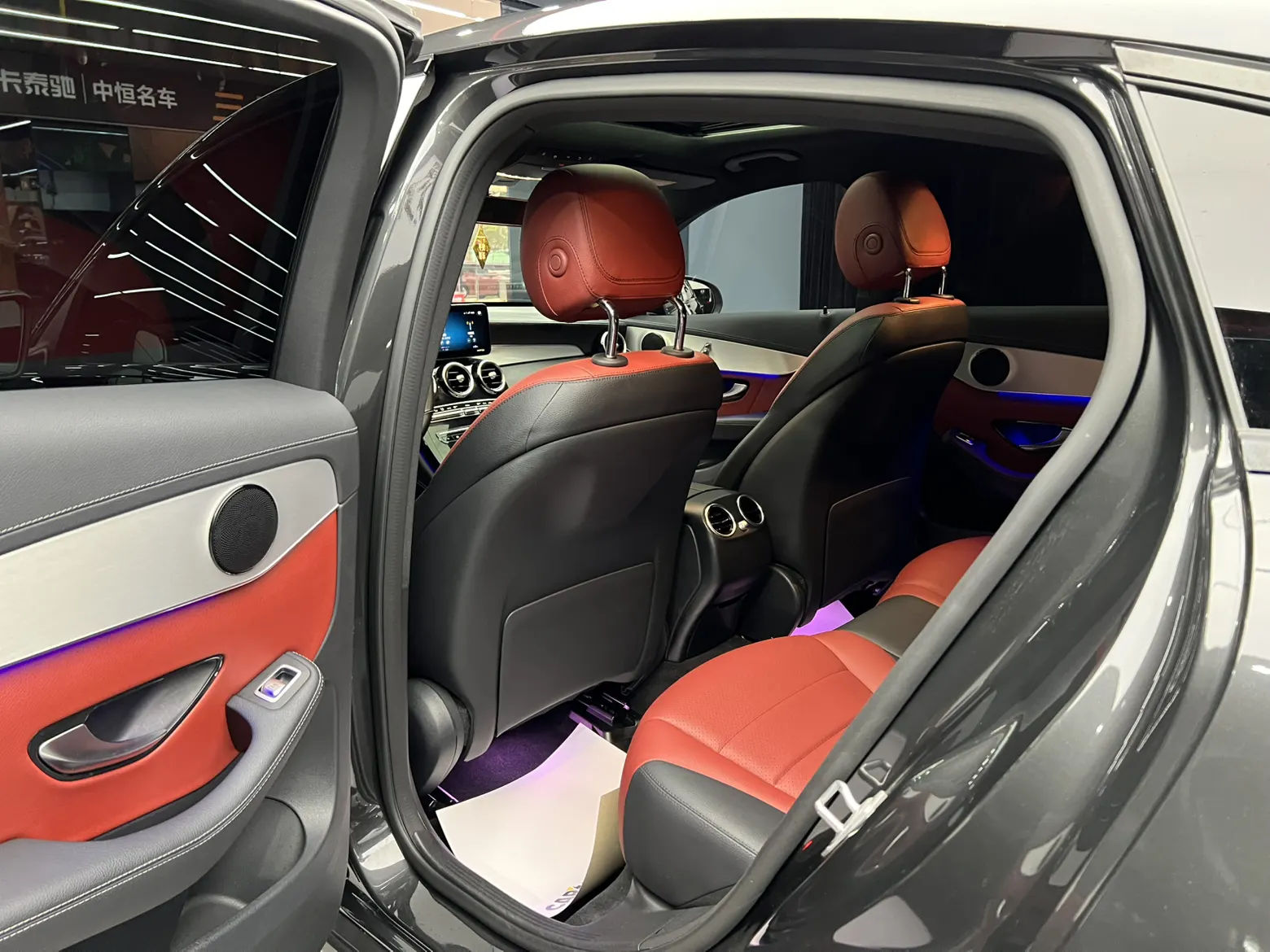 Mercedes-Benz GLC 260 4MATIC, 2020 24