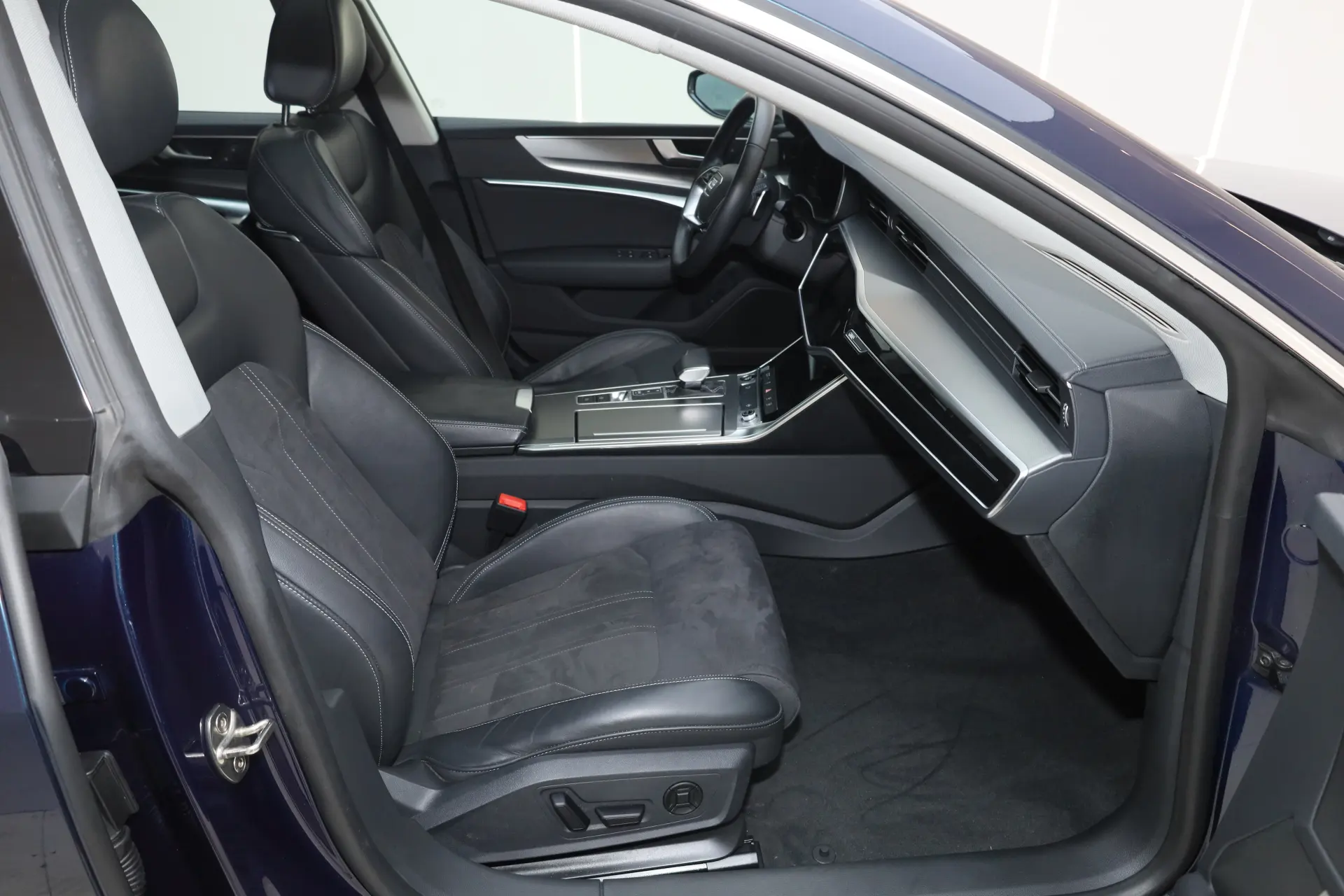 Audi A7L 45 TFSI, 2024 18