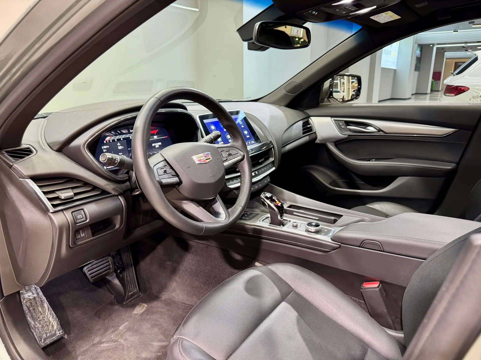Cadillac CT5, 2023 14