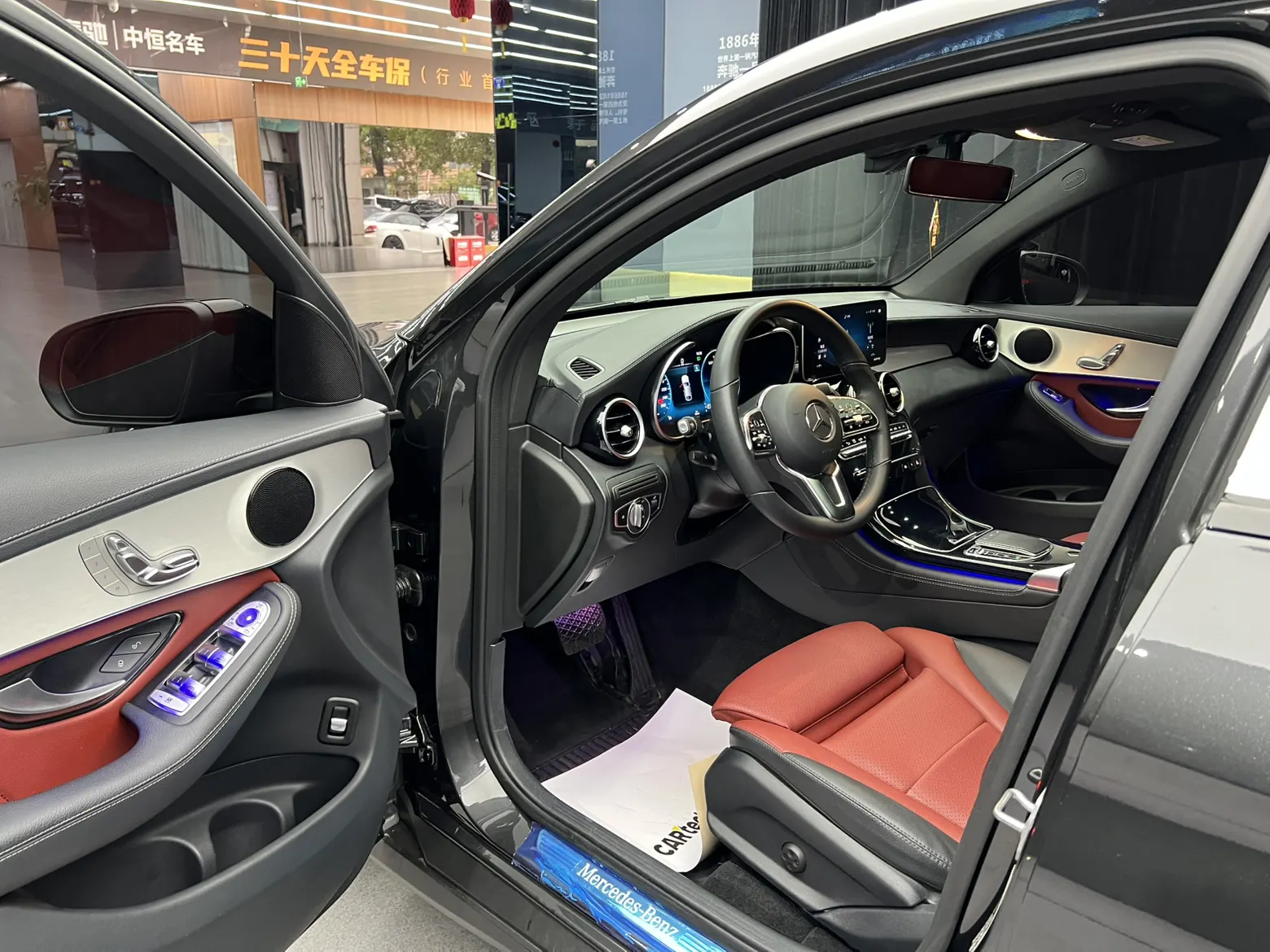 Mercedes-Benz GLC 260 4MATIC, 2020 25