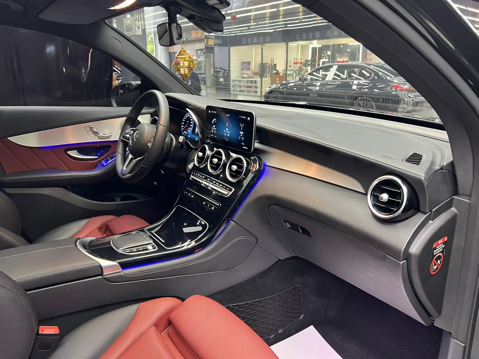 Mercedes-Benz GLC 260 4MATIC, 2020 18