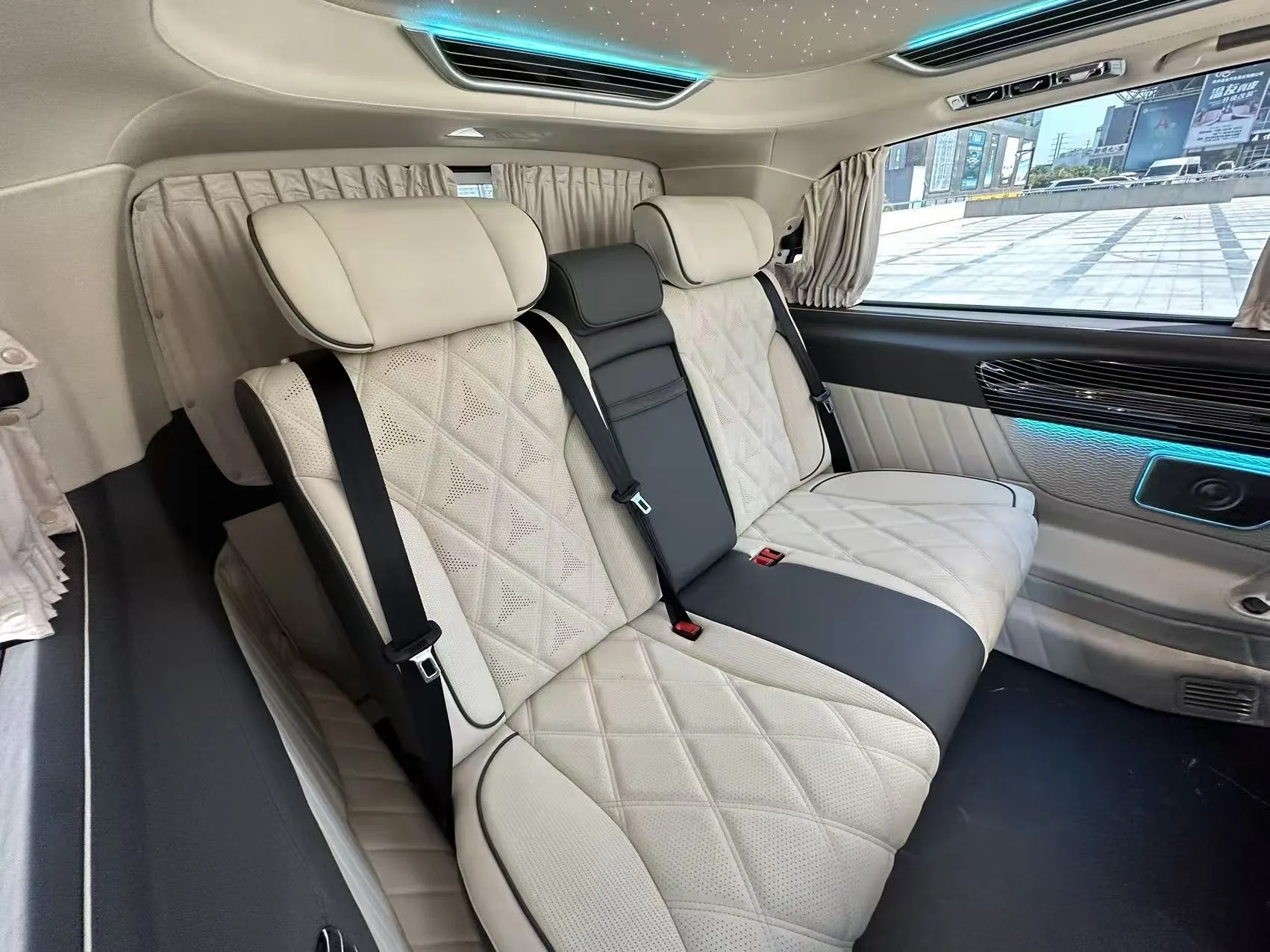 Mercedes-Benz Vito, 2025 10