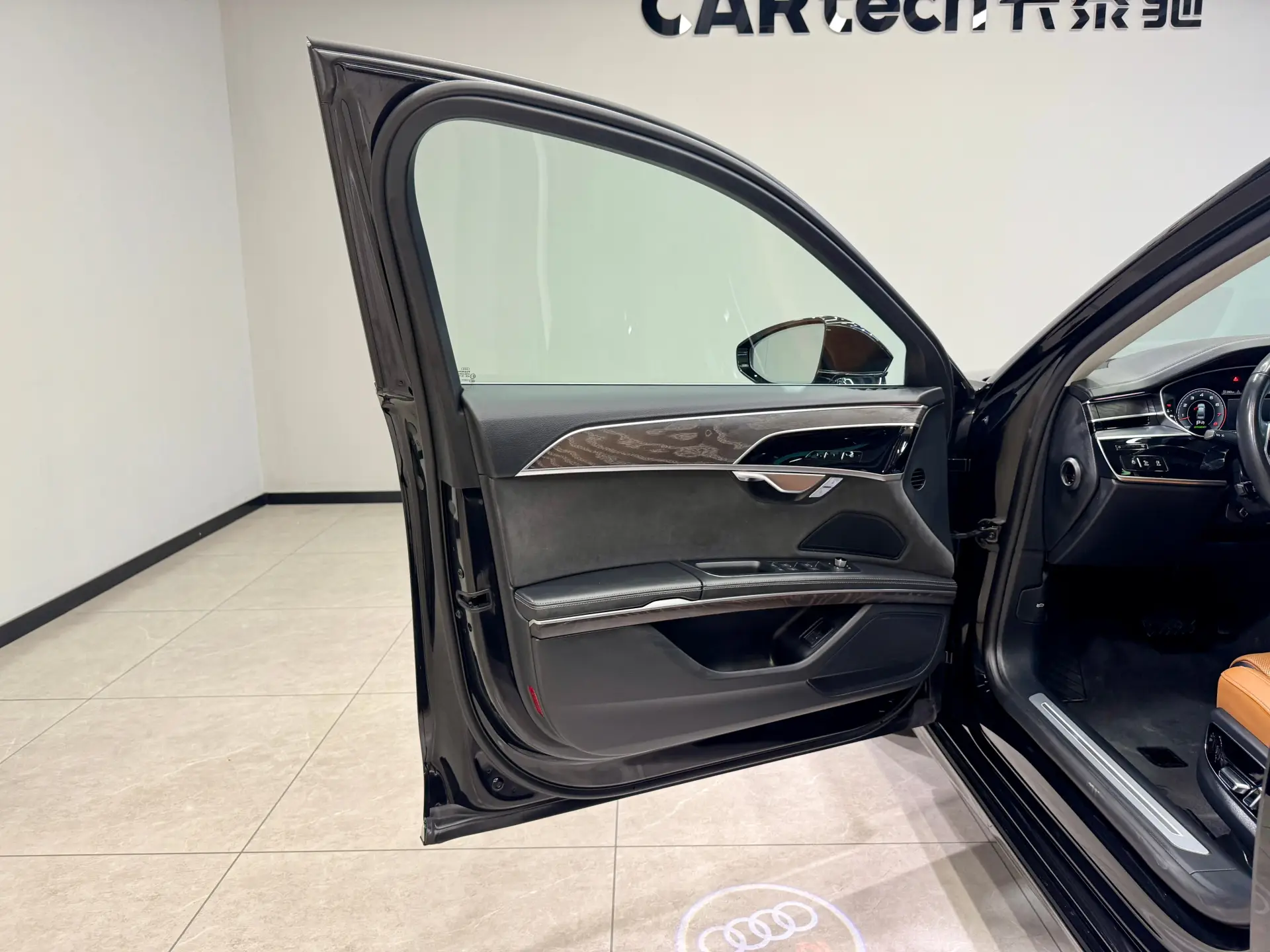 Audi A8L 50 TFSI, 2022 12