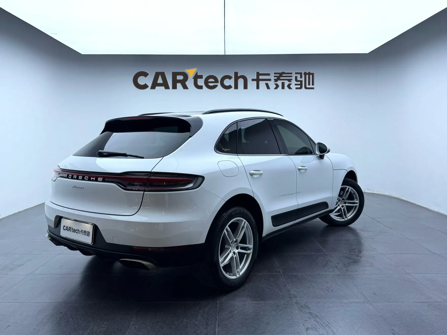 Porsche Macan, 2020 все фото