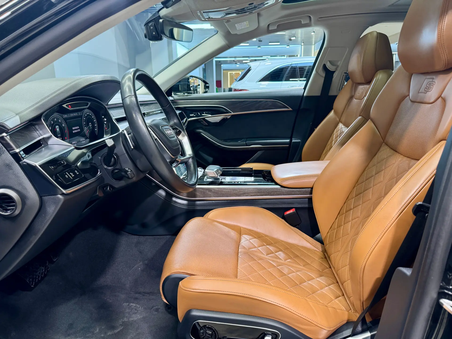 Audi A8L 50 TFSI, 2022 13