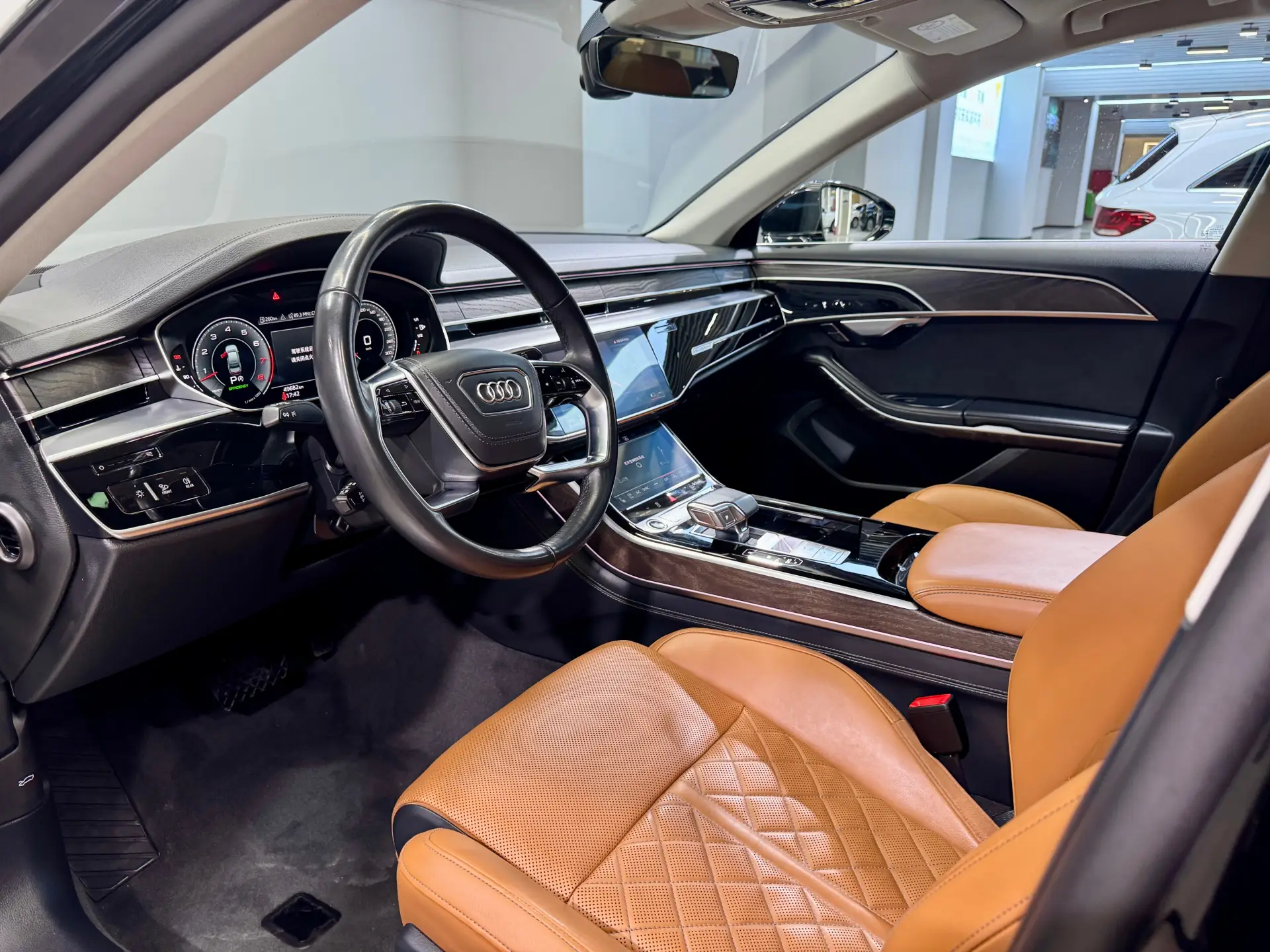 Audi A8L 50 TFSI, 2022 14