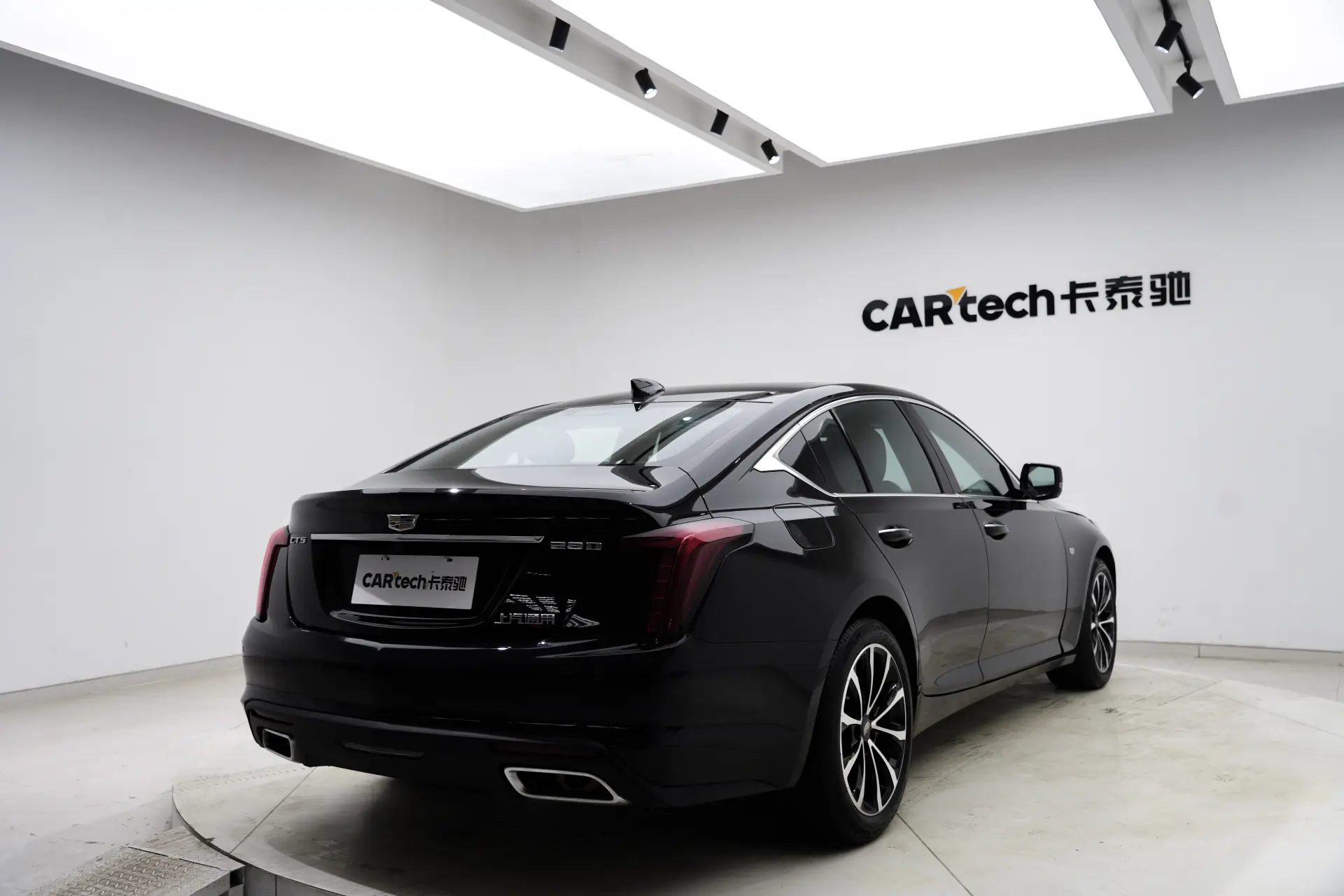 Cadillac CT5, 2021 все фото