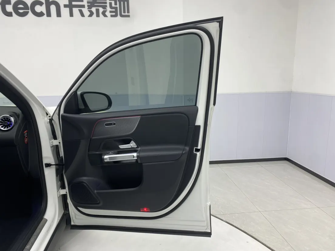 Mercedes-Benz GLB, 2023 28