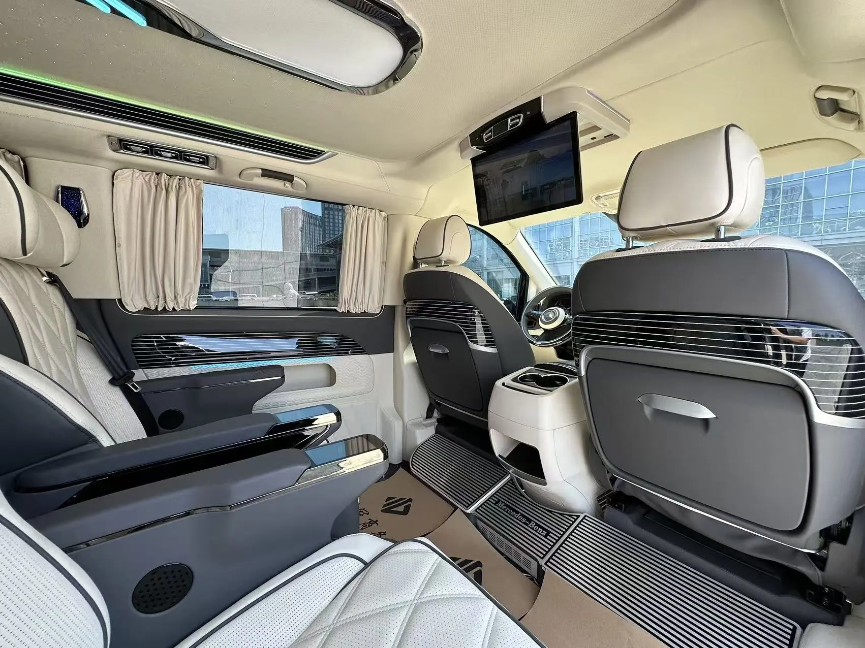 Mercedes-Benz Vito, 2025 12
