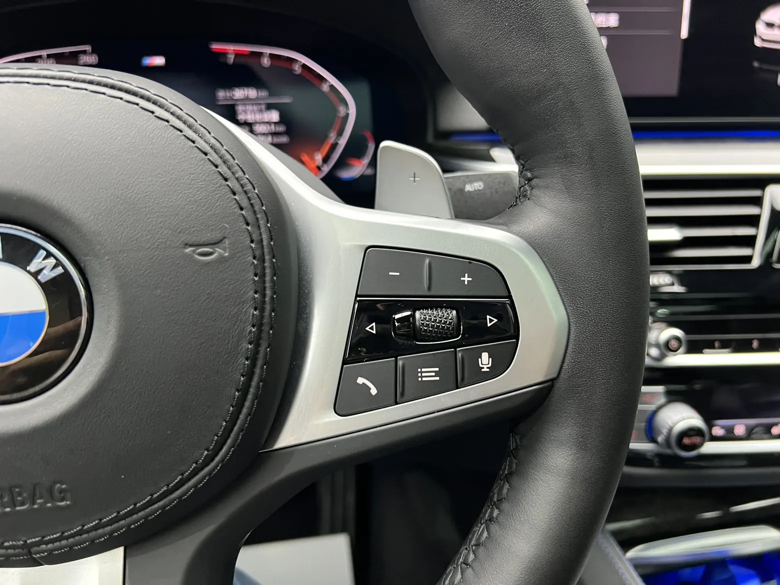 BMW 6GT, 2022 26