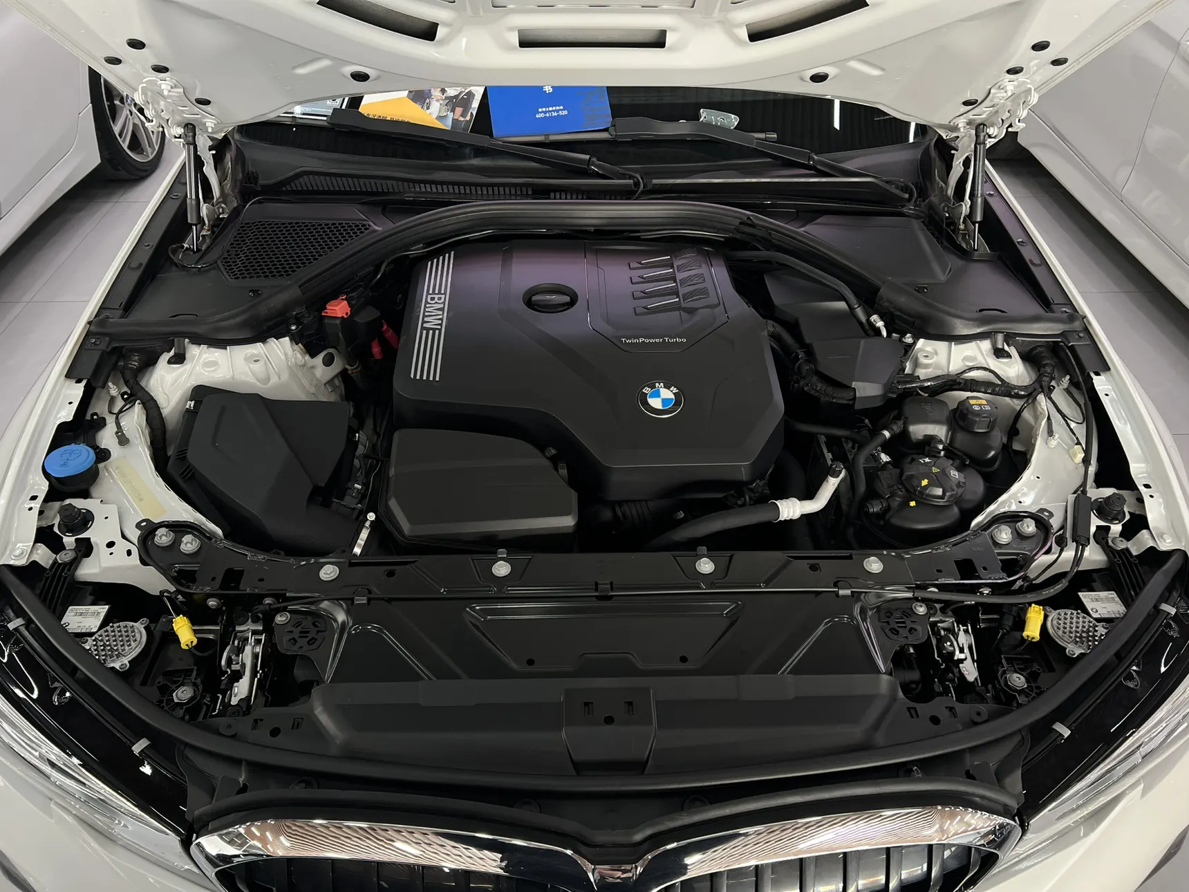 BMW 325Li, 2020 13