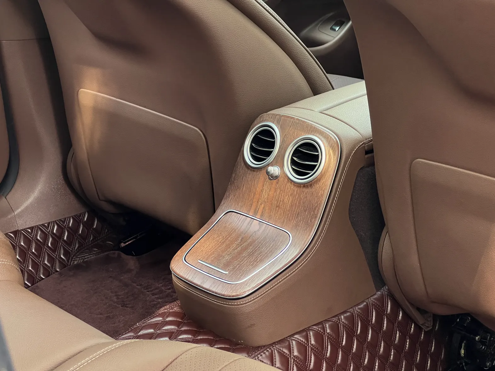 Mercedes-Benz E 300 L, 2022 15