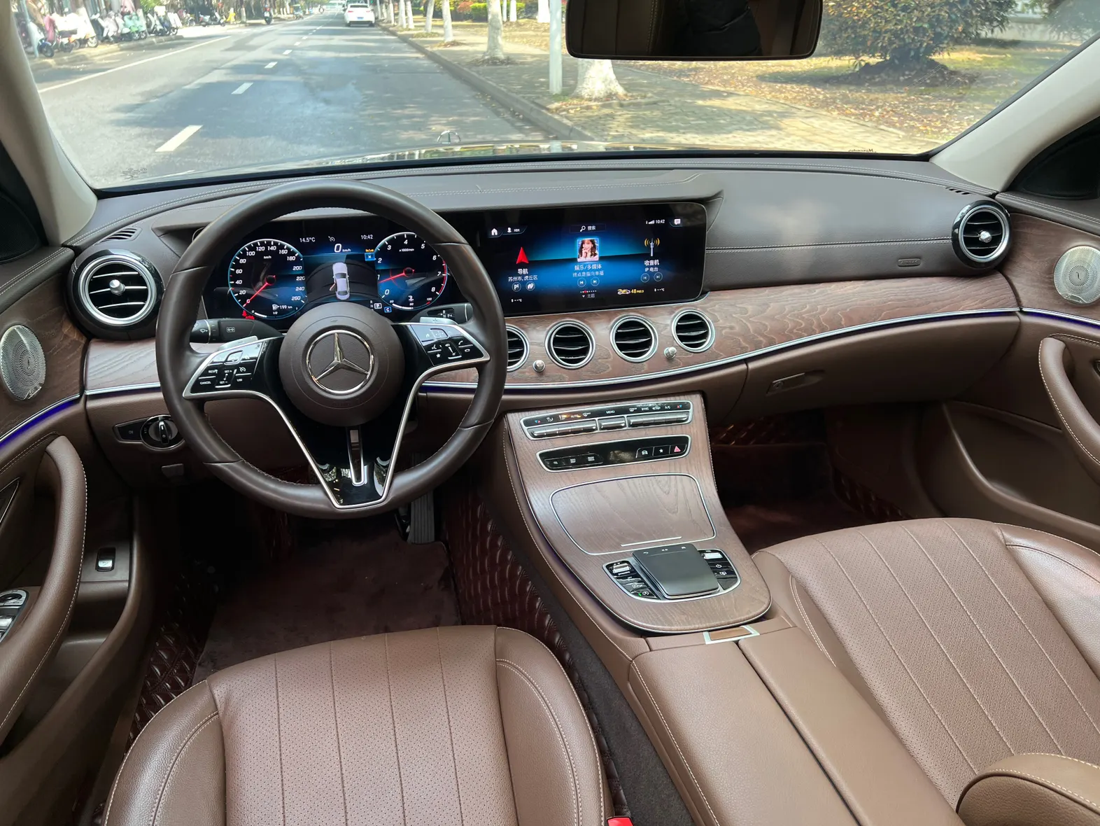 Mercedes-Benz E 300 L, 2022 12