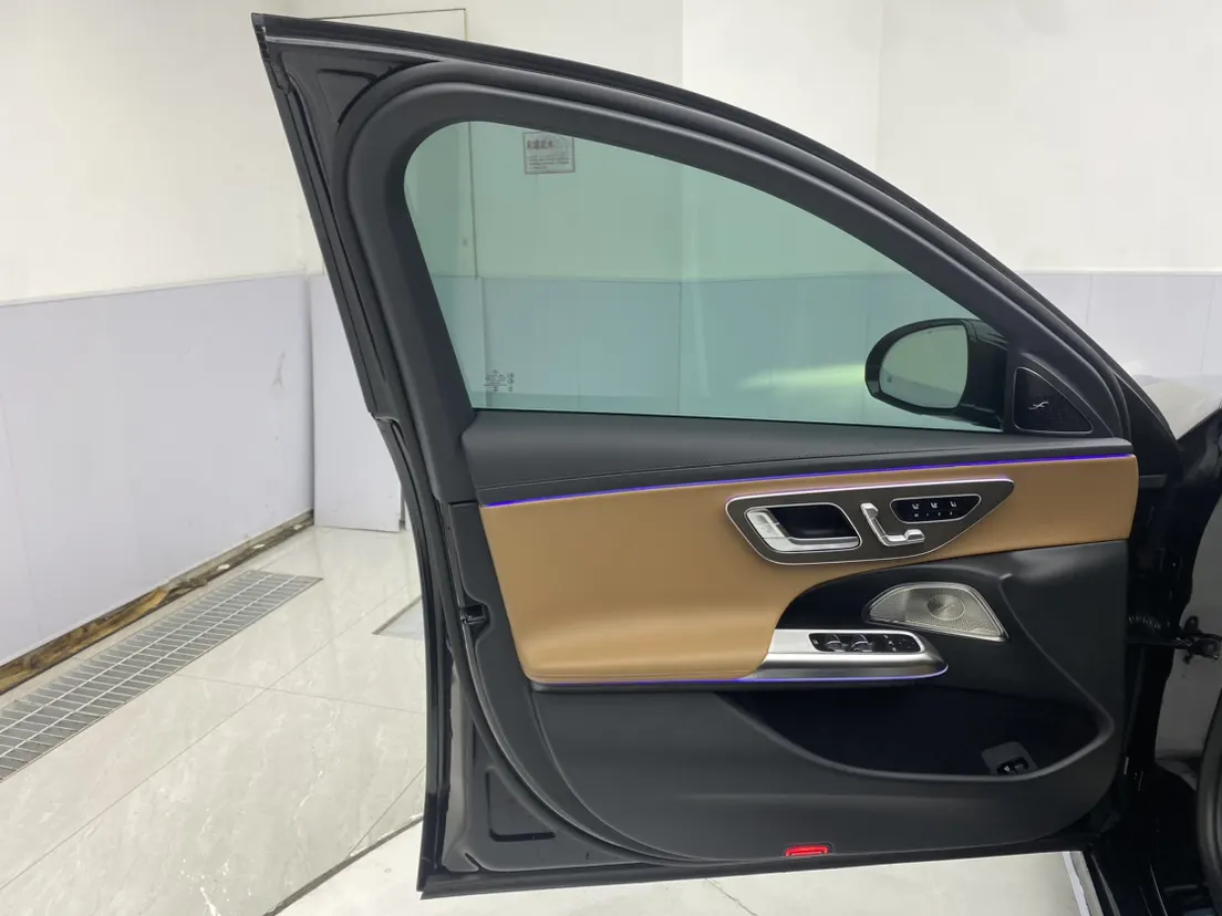 Mercedes-Benz E 300 L, 2026 29