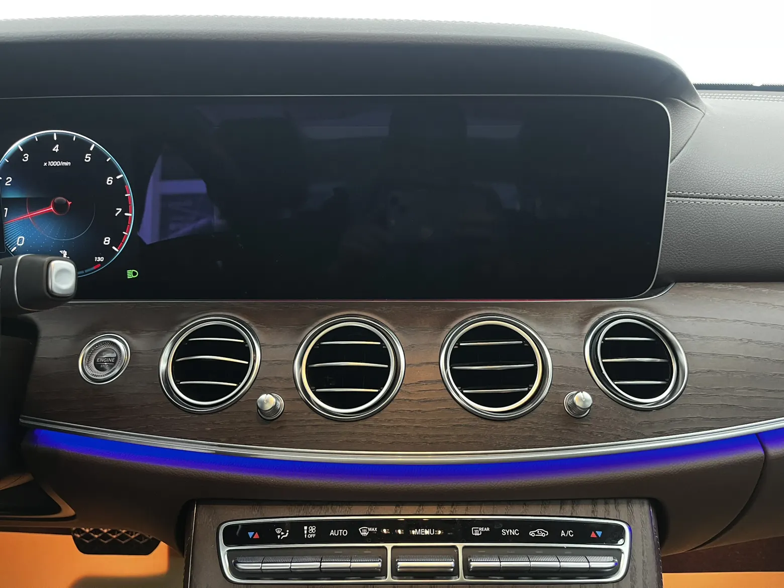 Mercedes-Benz E 300 L, 2022 18