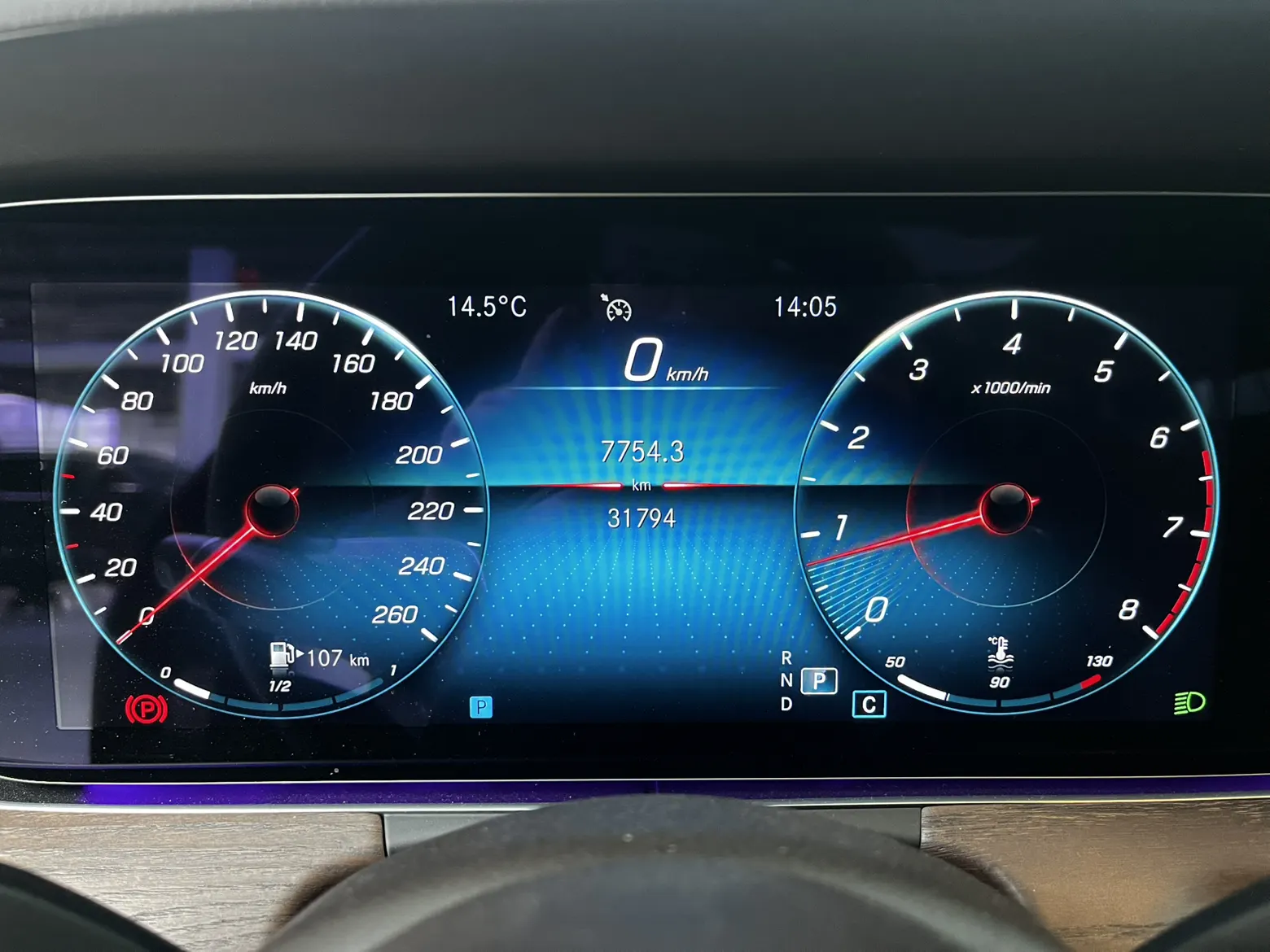Mercedes-Benz E 300 L, 2022 10