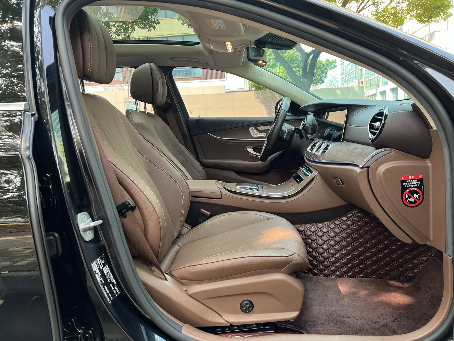 Mercedes-Benz E 300 L, 2022 10