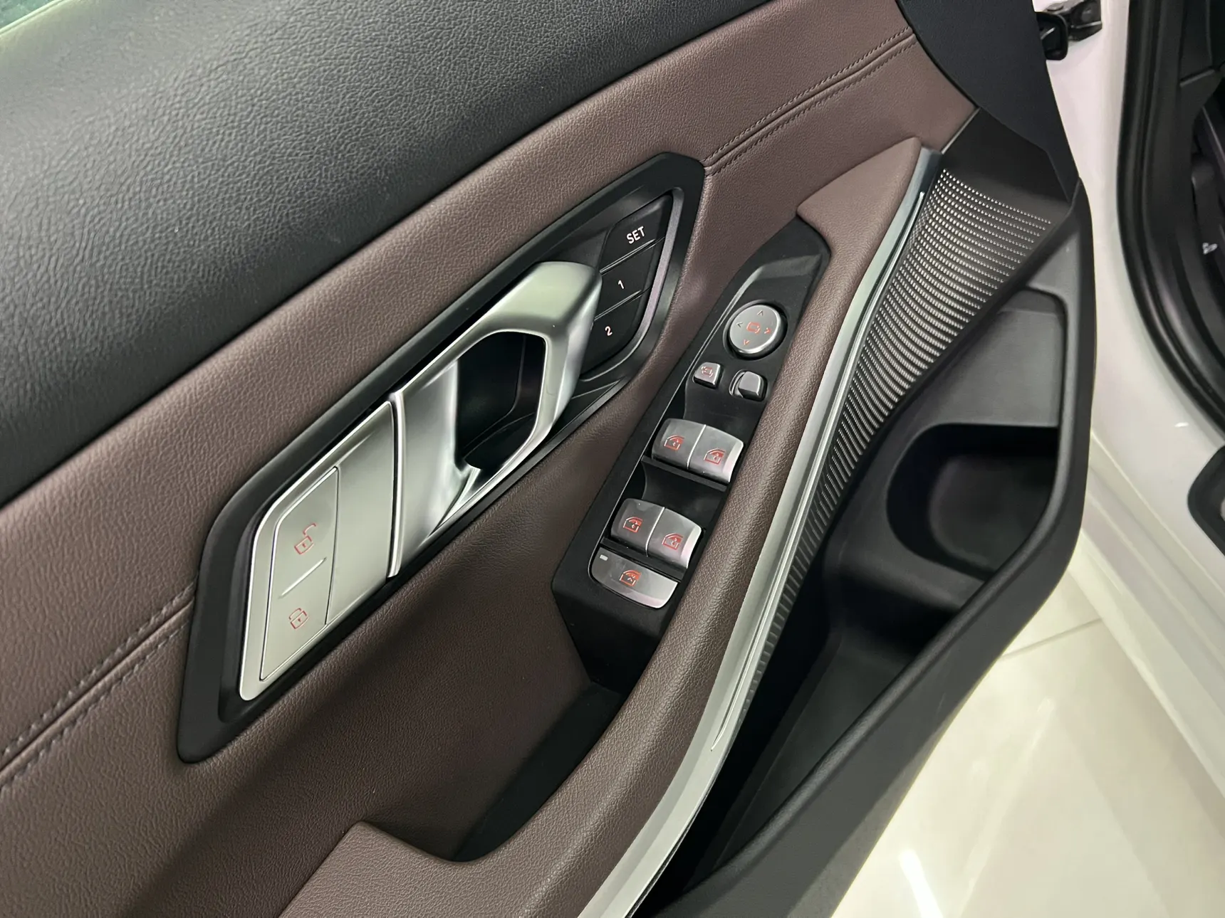 BMW 325Li, 2020 16