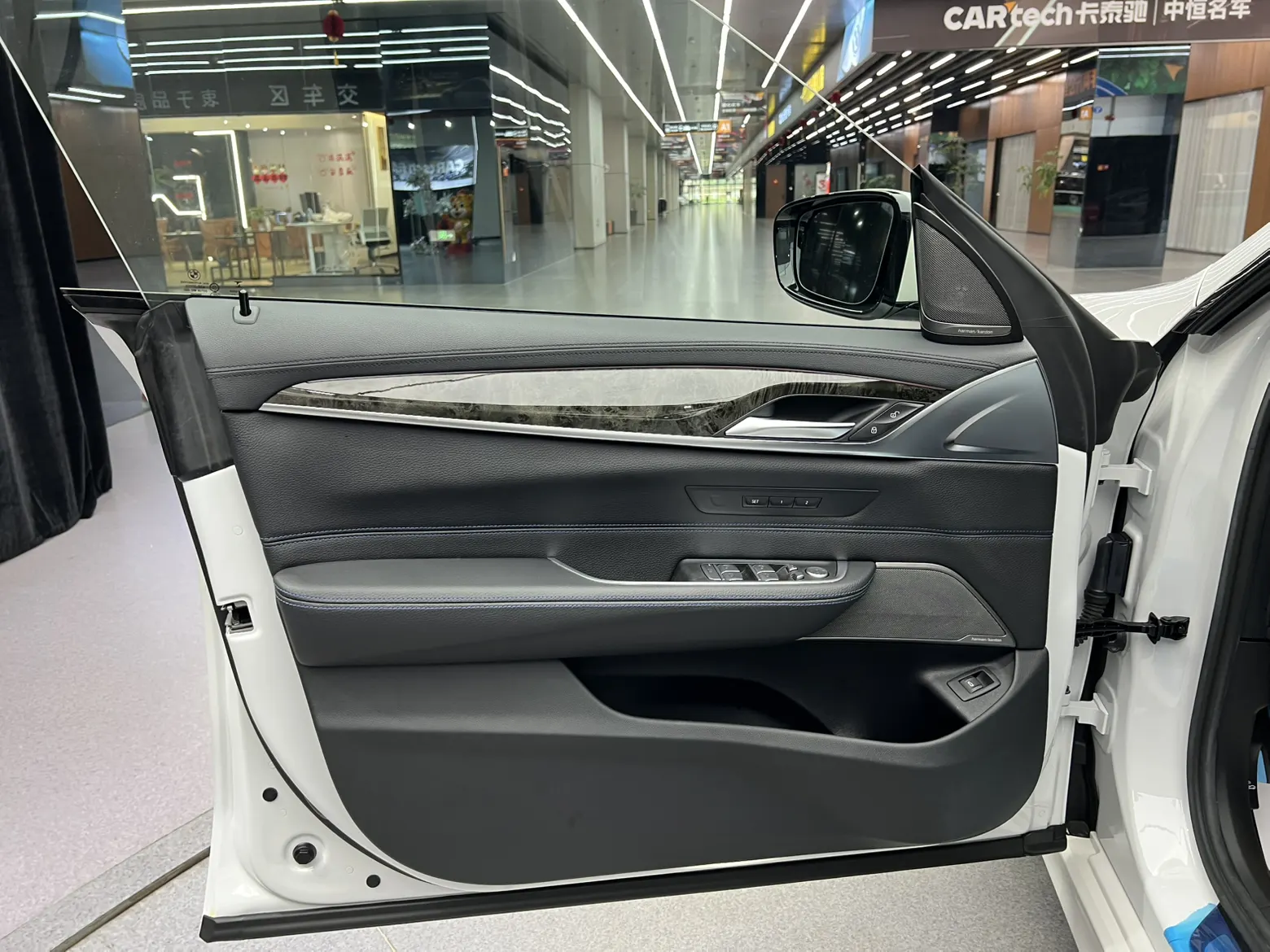 BMW 6GT, 2022 28