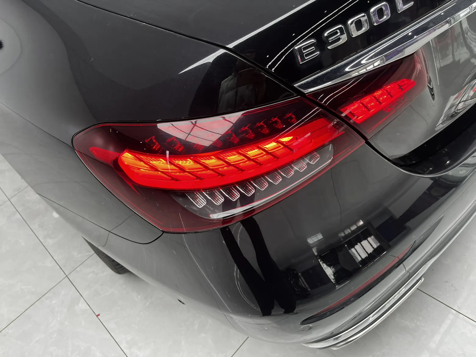 Mercedes-Benz E 300 L, 2022 6