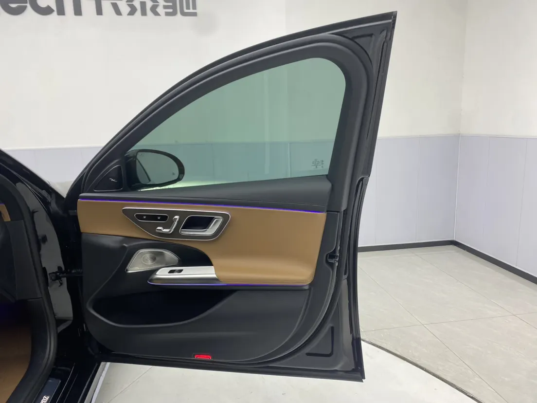 Mercedes-Benz E 300 L, 2026 17