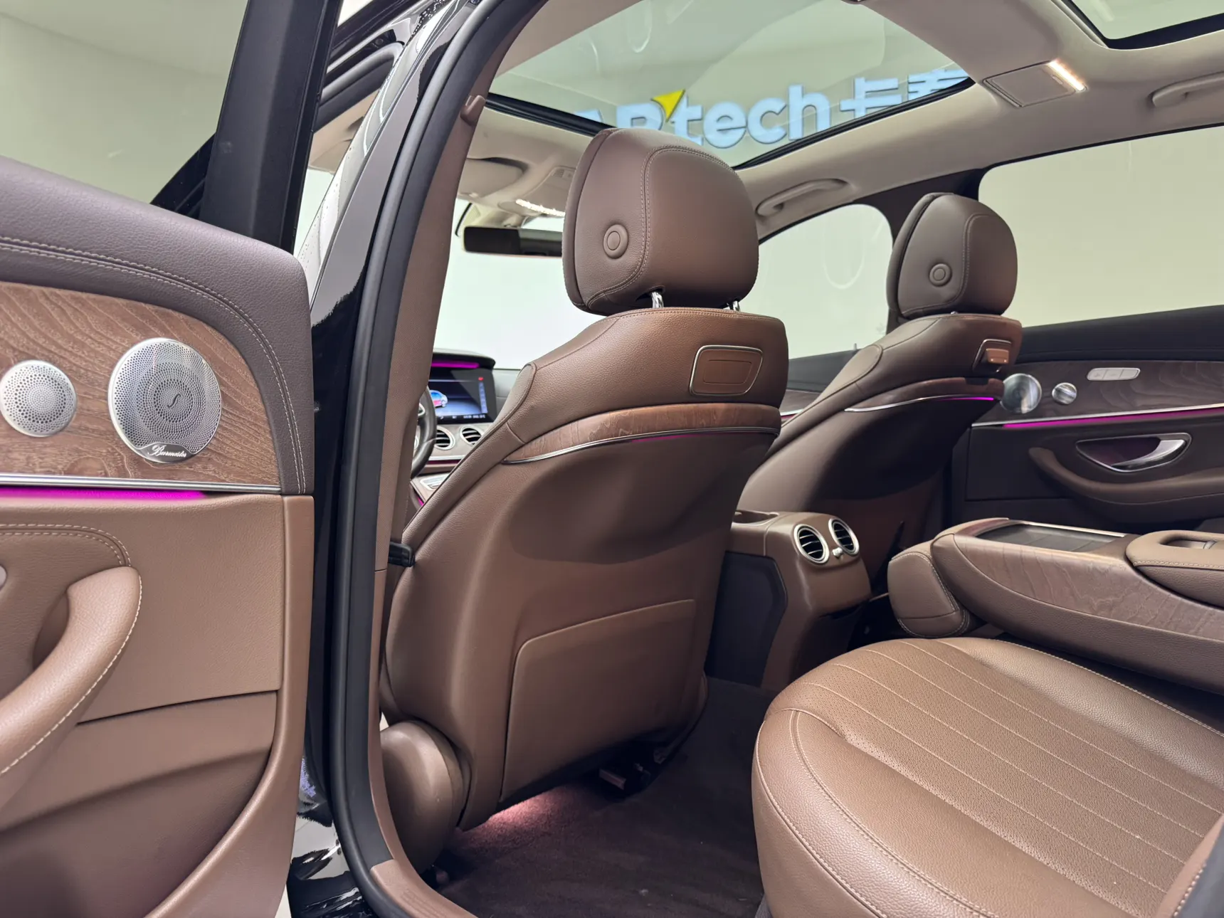 Mercedes-Benz E 300 L, 2019 12