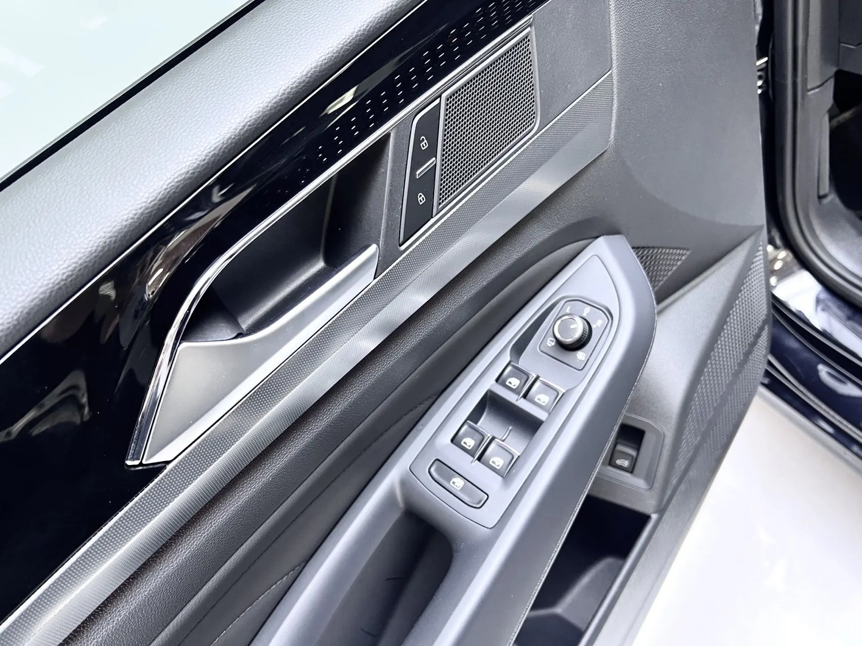 Volkswagen Passat, 2022 16